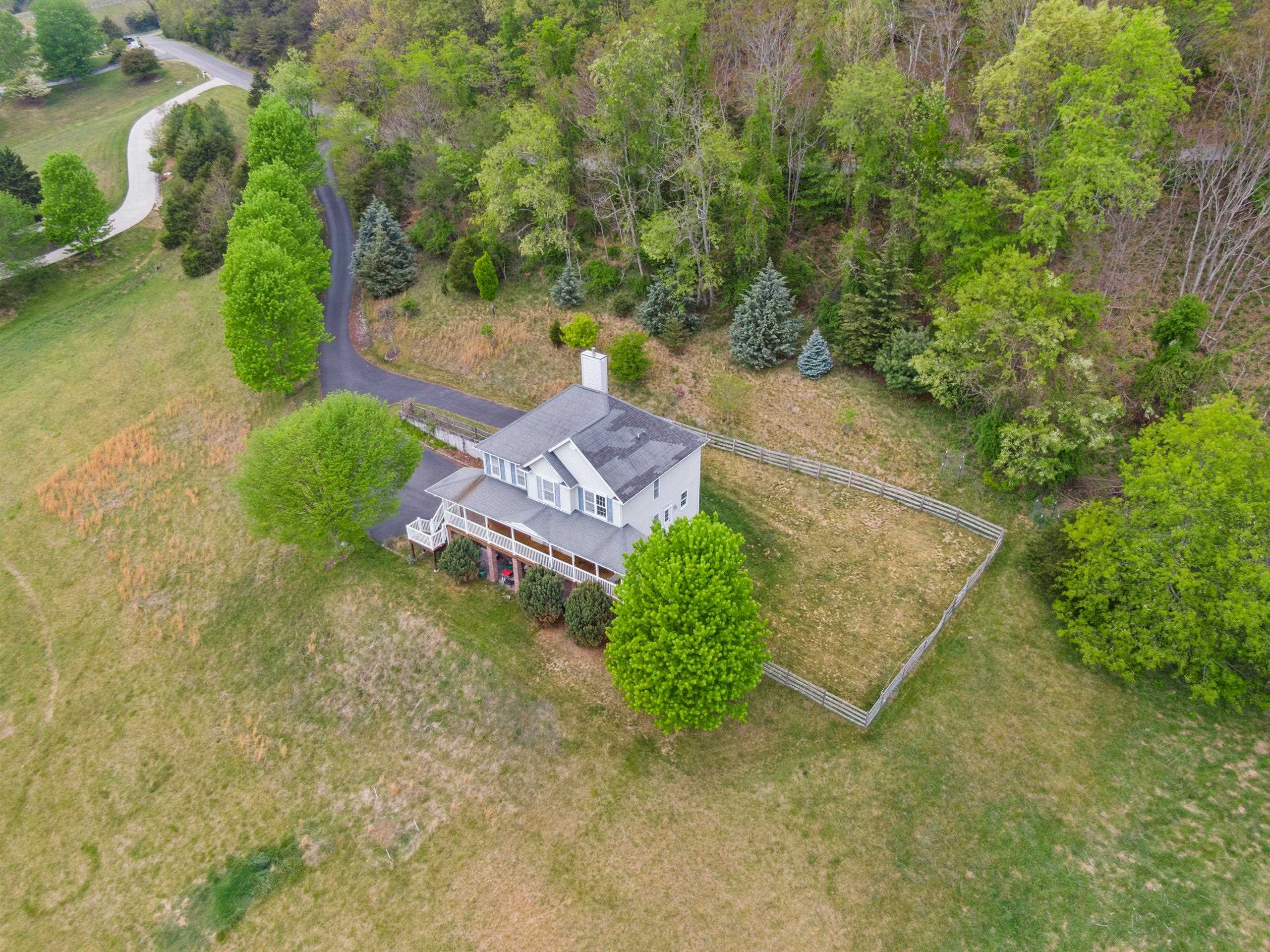 1471 Red Hawk Run Christiansburg VA 24073