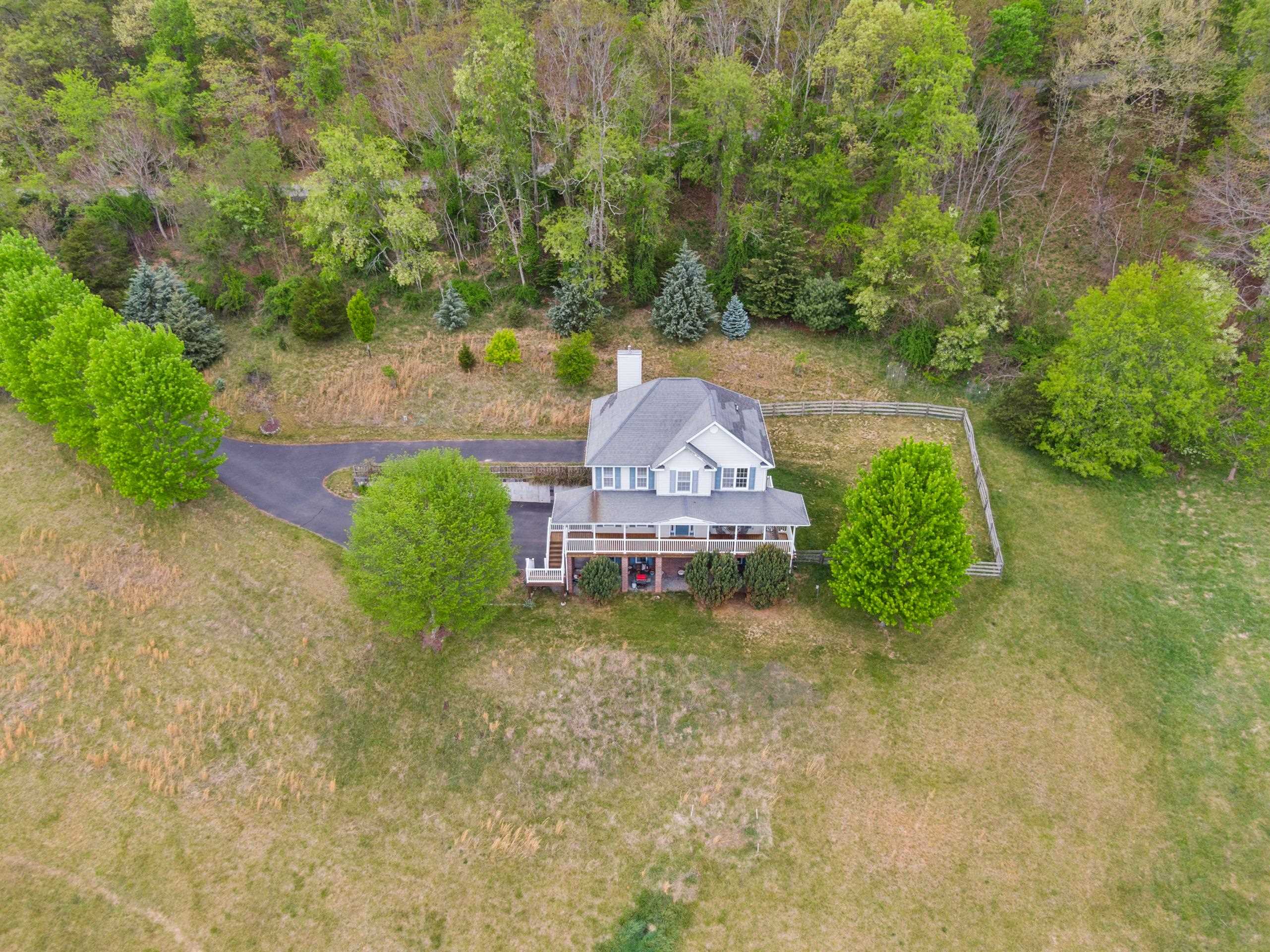 1471 Red Hawk Run Christiansburg VA 24073