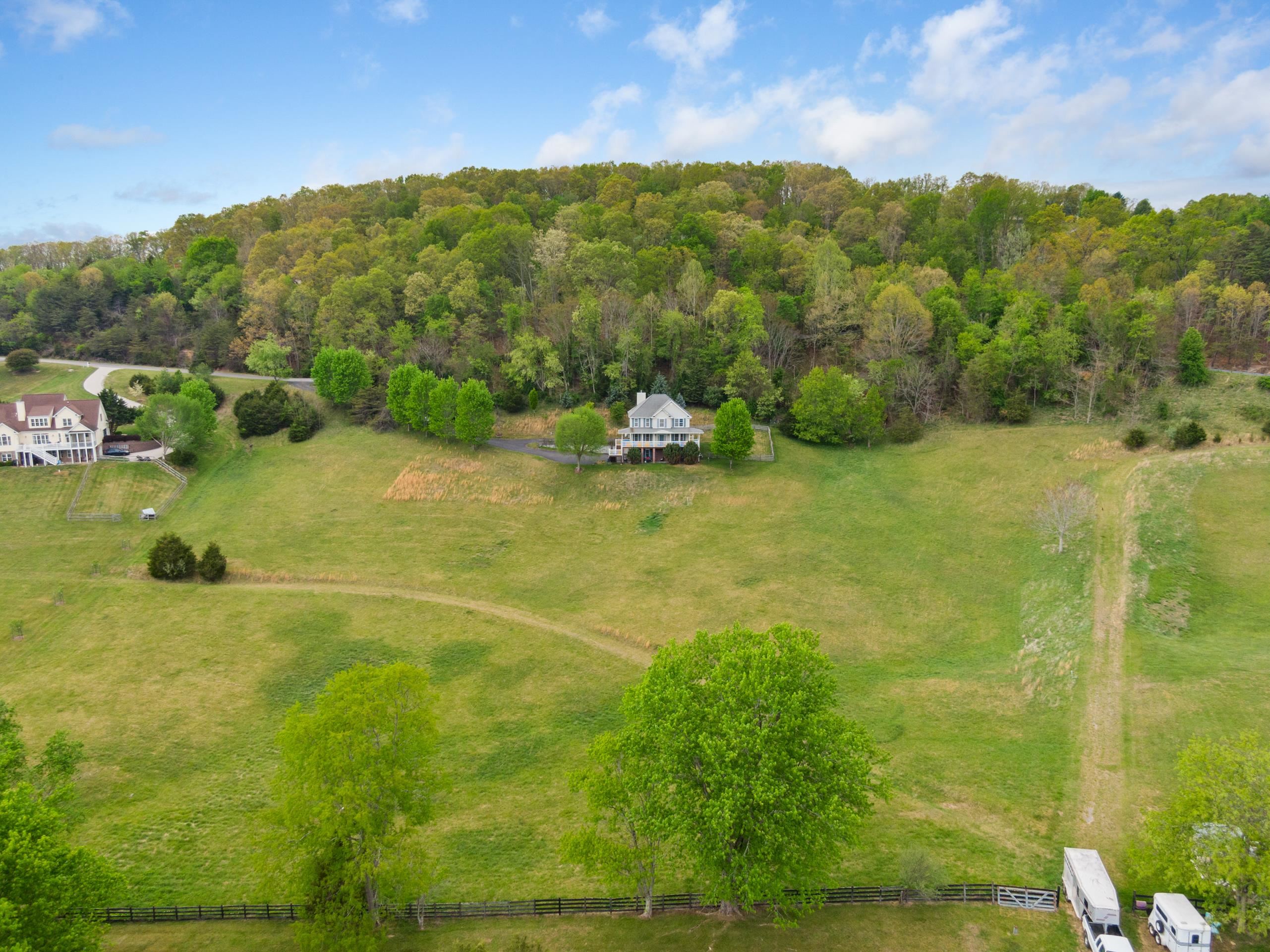 1471 Red Hawk Run Christiansburg VA 24073