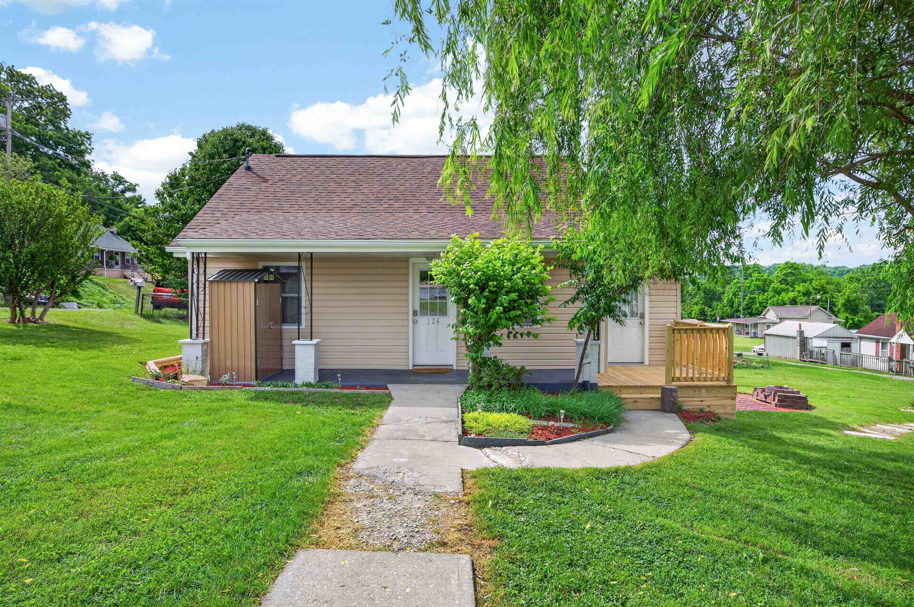 124 Cowan Street Radford VA 24141