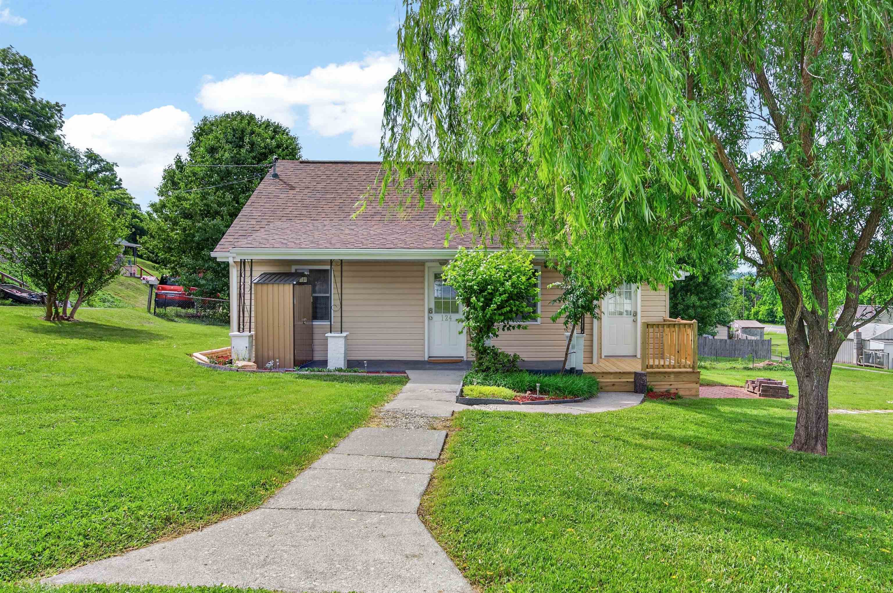 124 Cowan Street Radford VA 24141