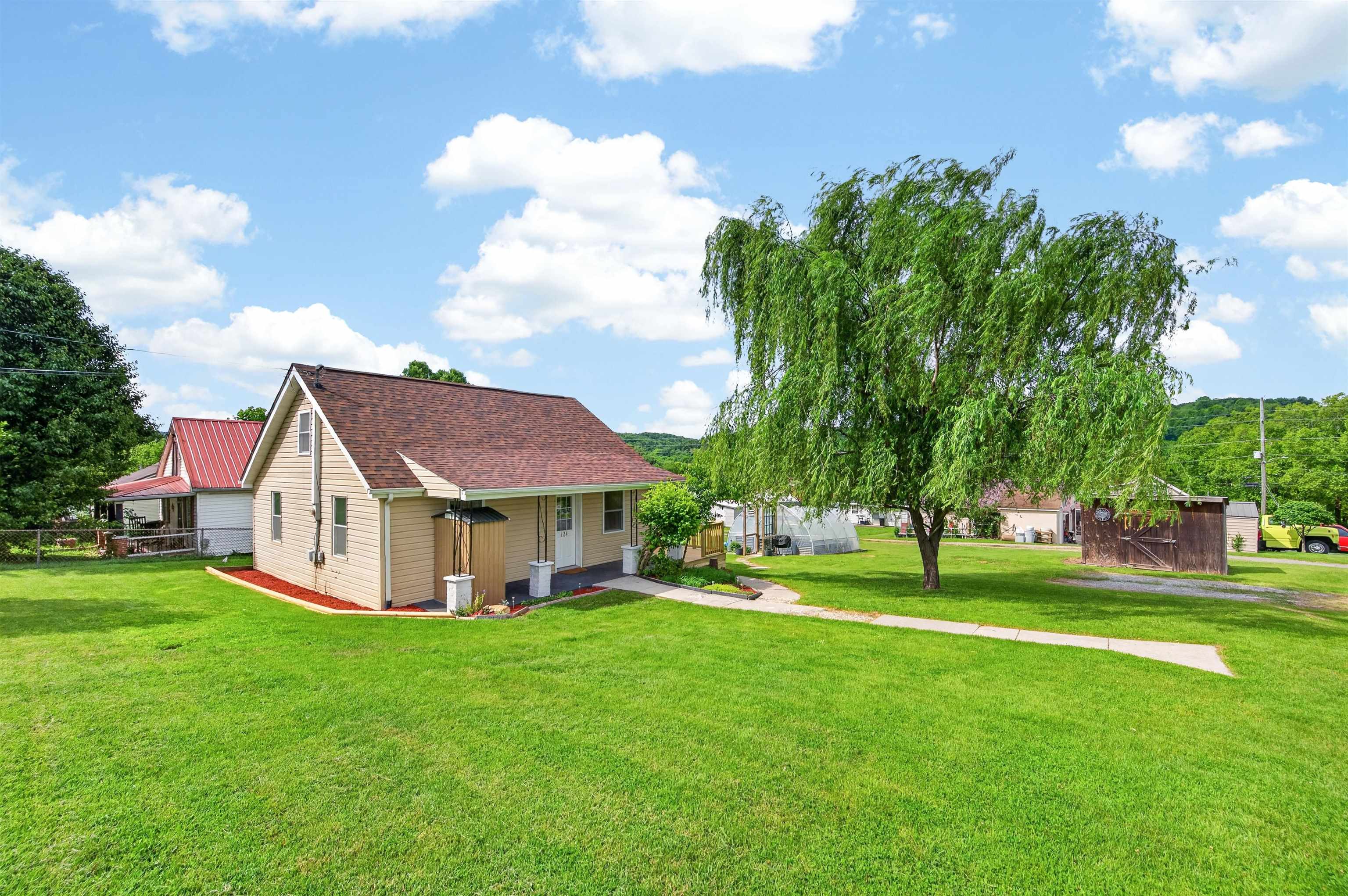 124 Cowan Street Radford VA 24141