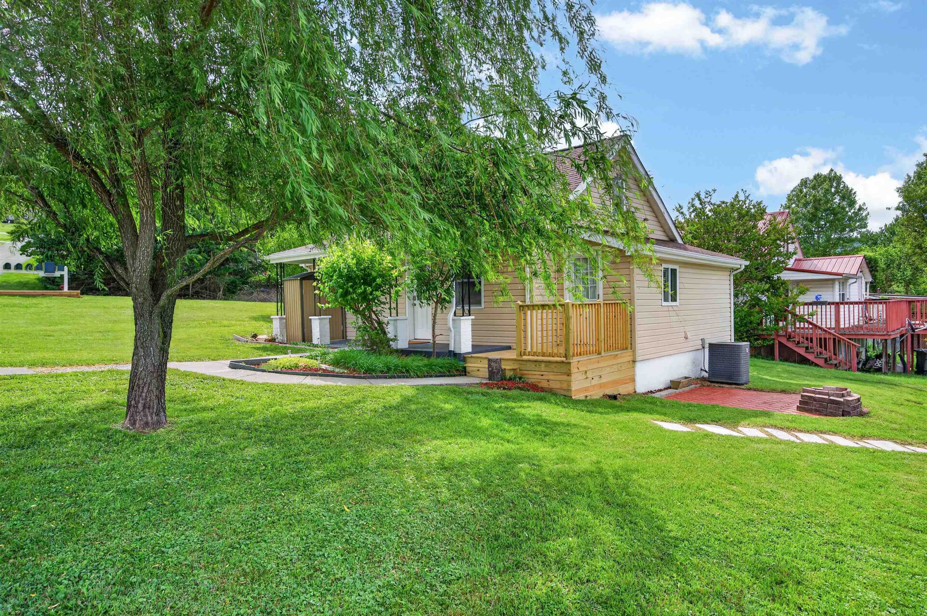 124 Cowan Street Radford VA 24141