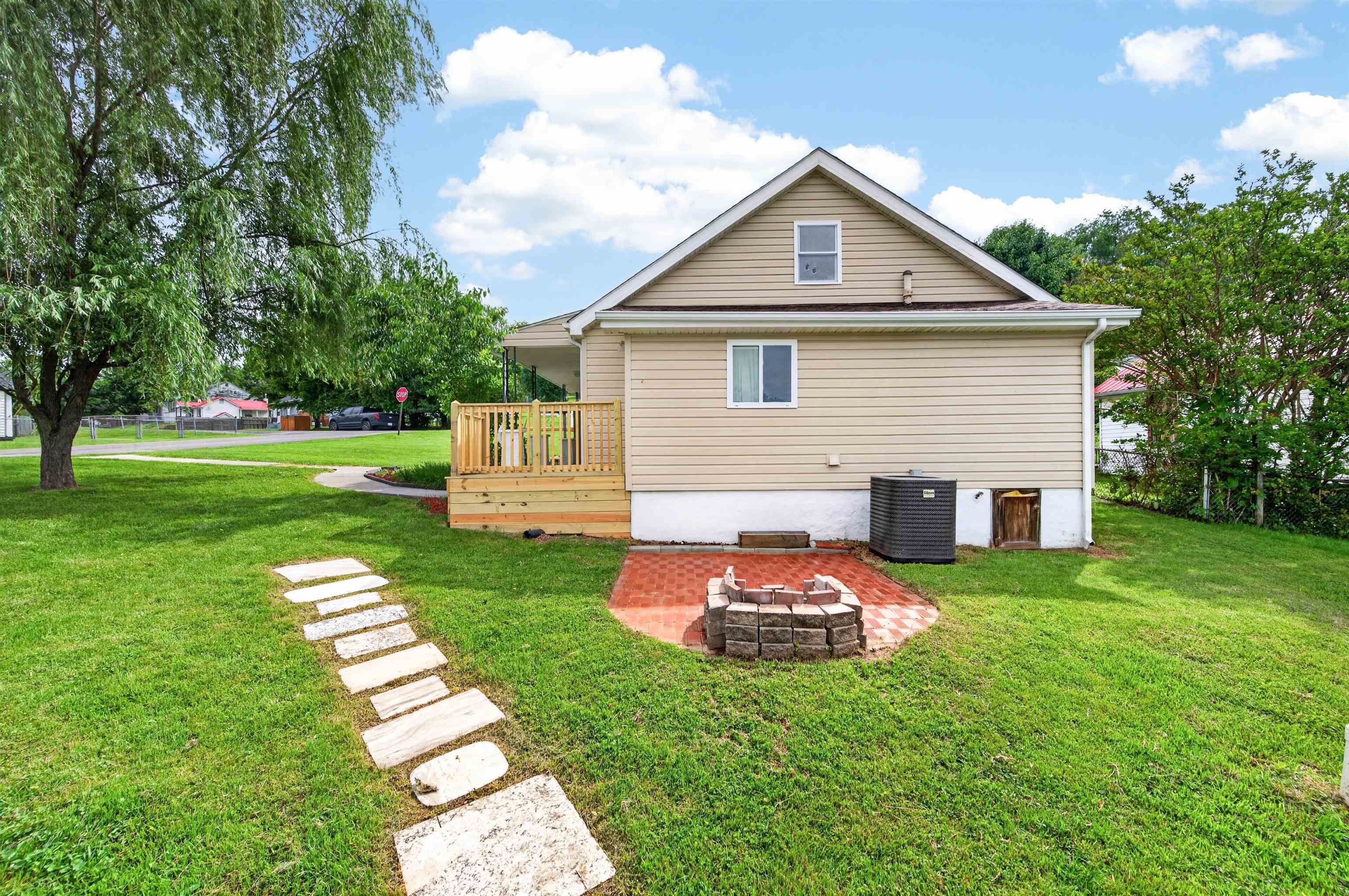 124 Cowan Street Radford VA 24141