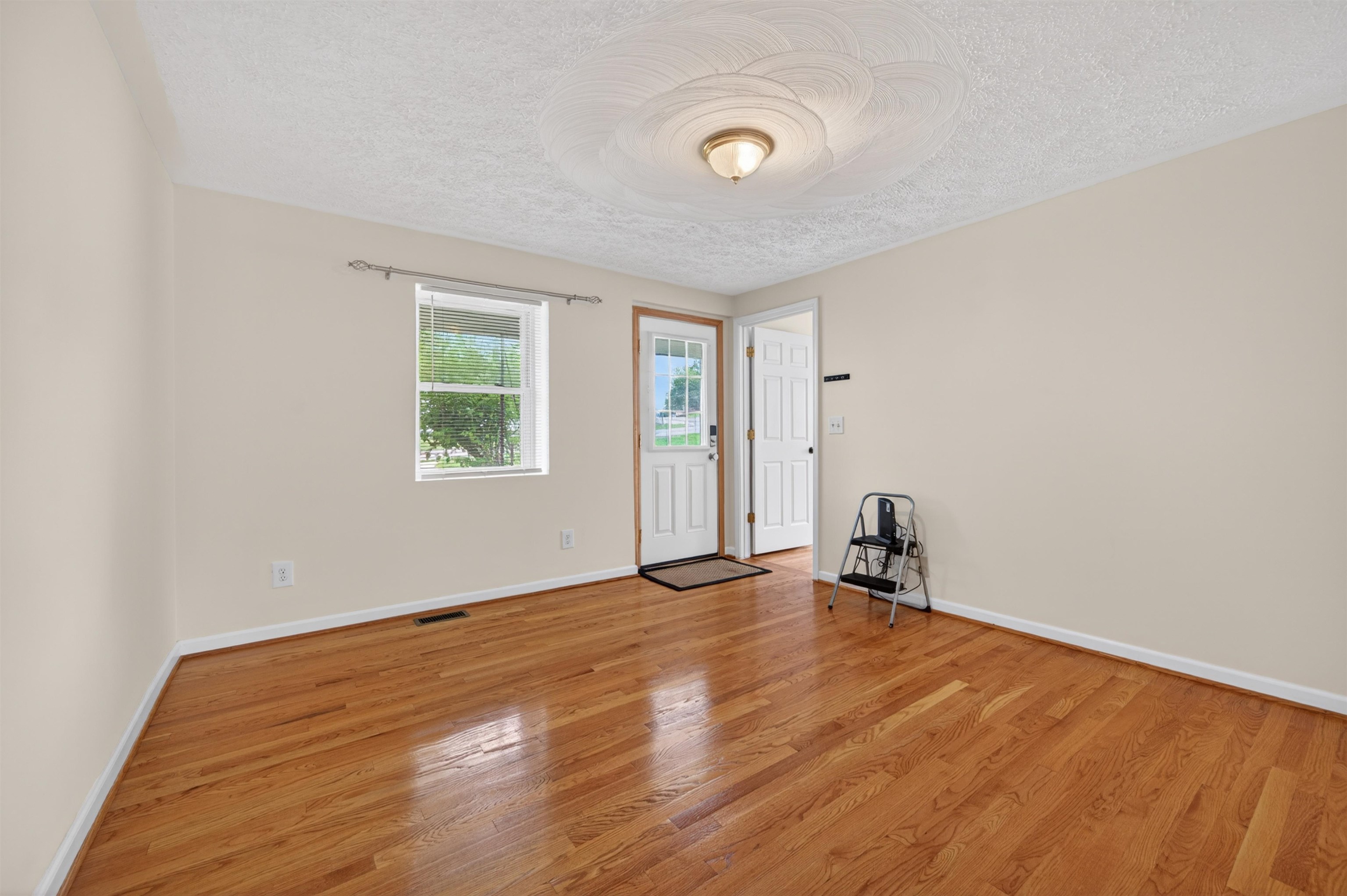 124 Cowan Street Radford VA 24141