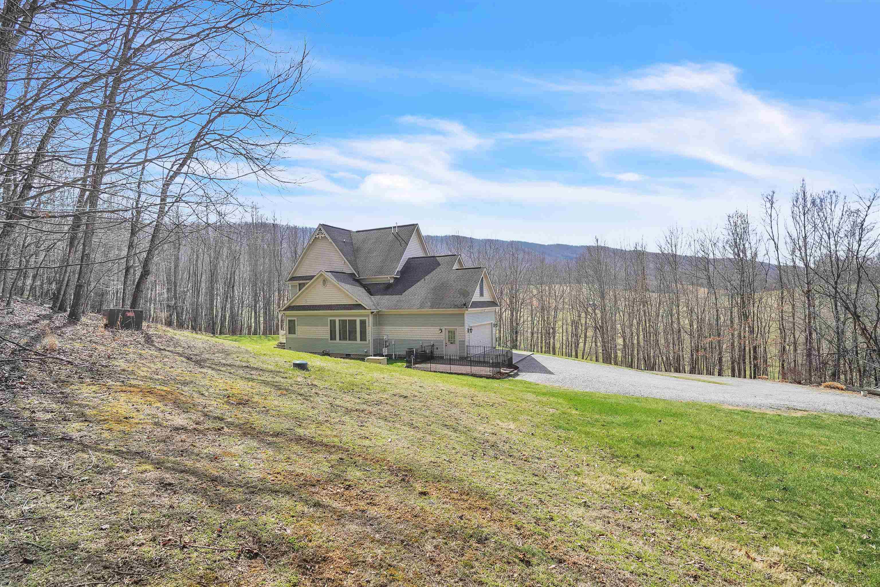 11309 Cumberland Gap Road New Castle VA 24127