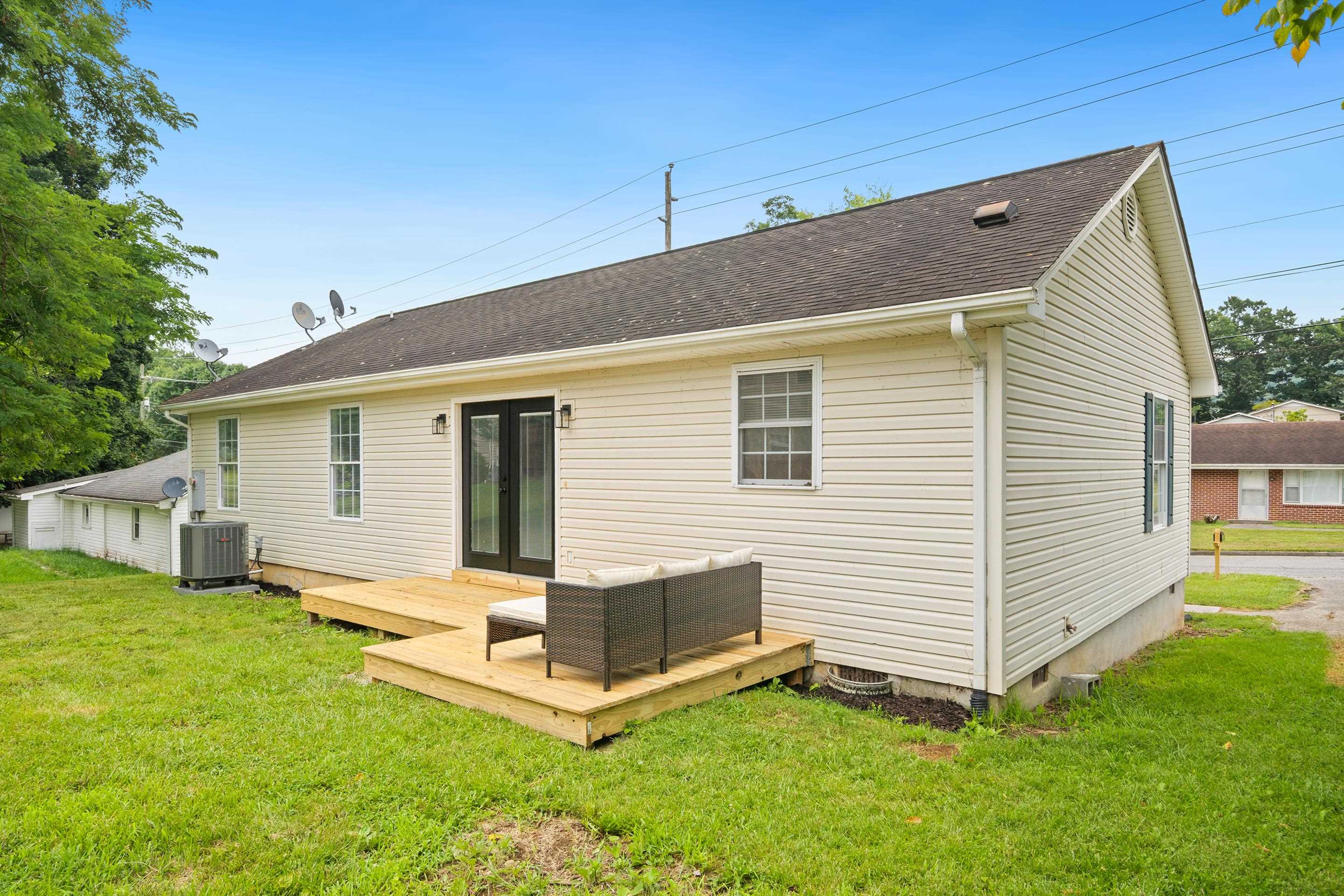 817 14th Street Radford VA 24141