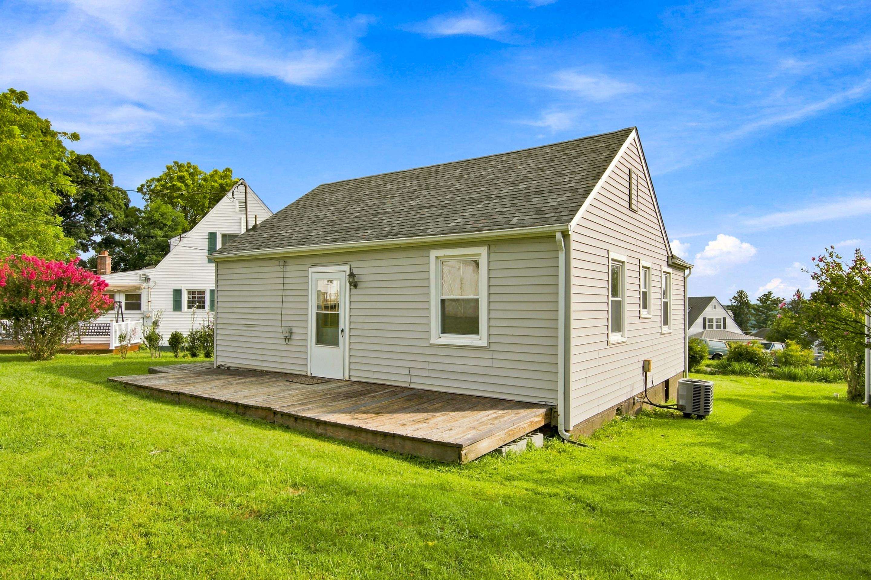108 Jackson Circle Radford VA 24141