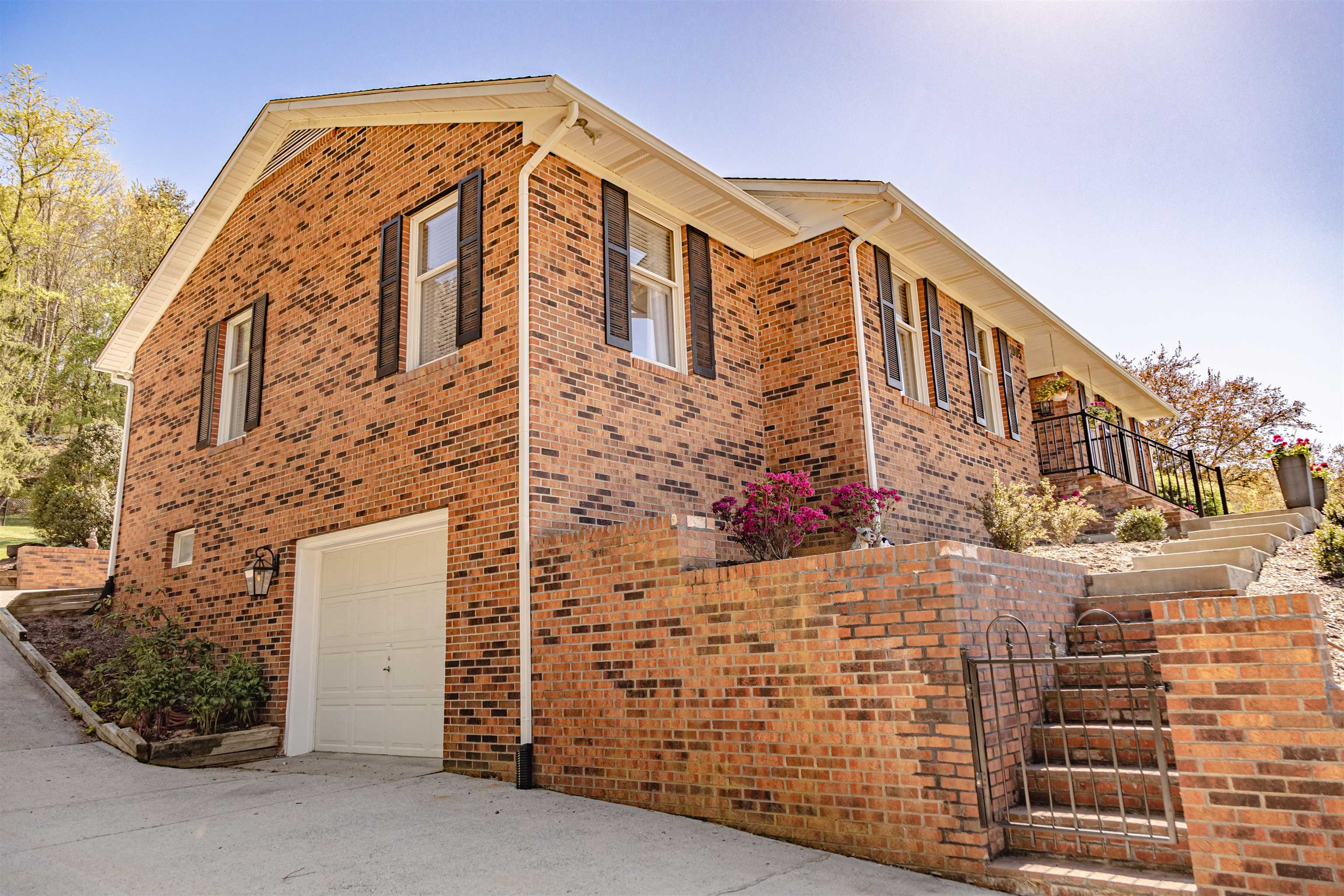 1095 W Fulton Street Wytheville VA 24382