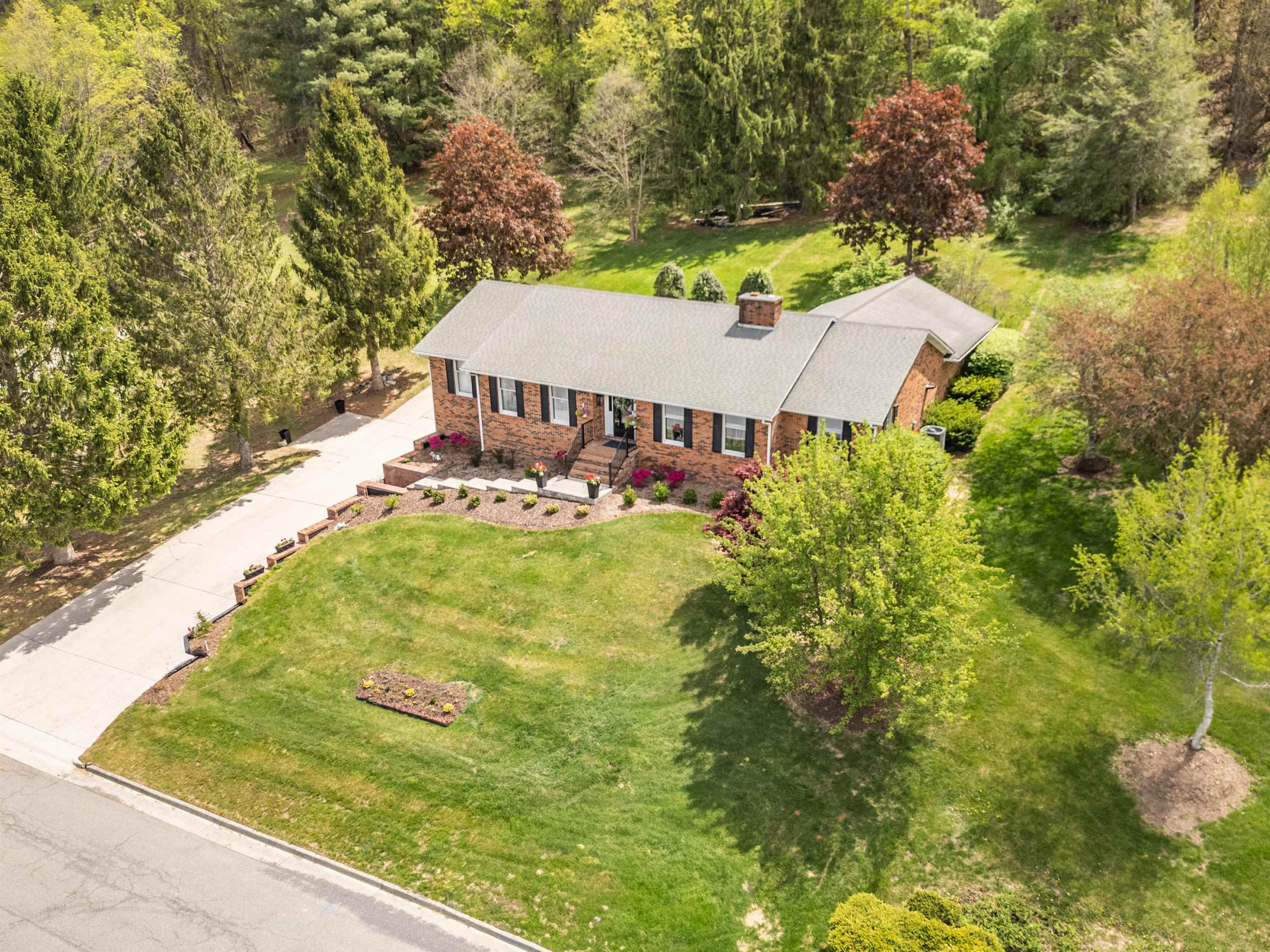 1095 W Fulton Street Wytheville VA 24382