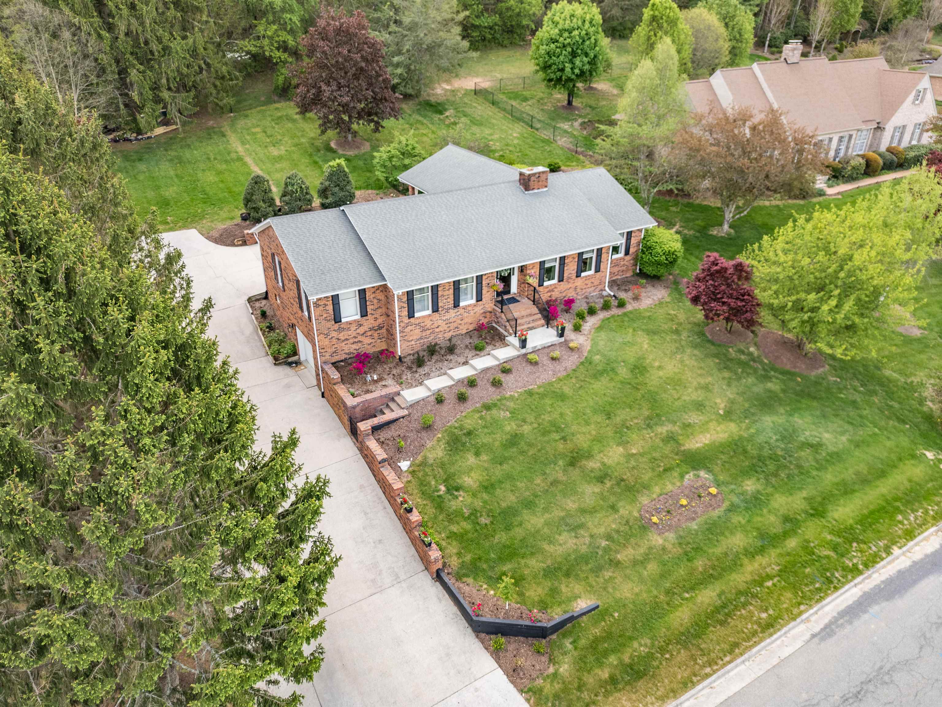 1095 W Fulton Street Wytheville VA 24382