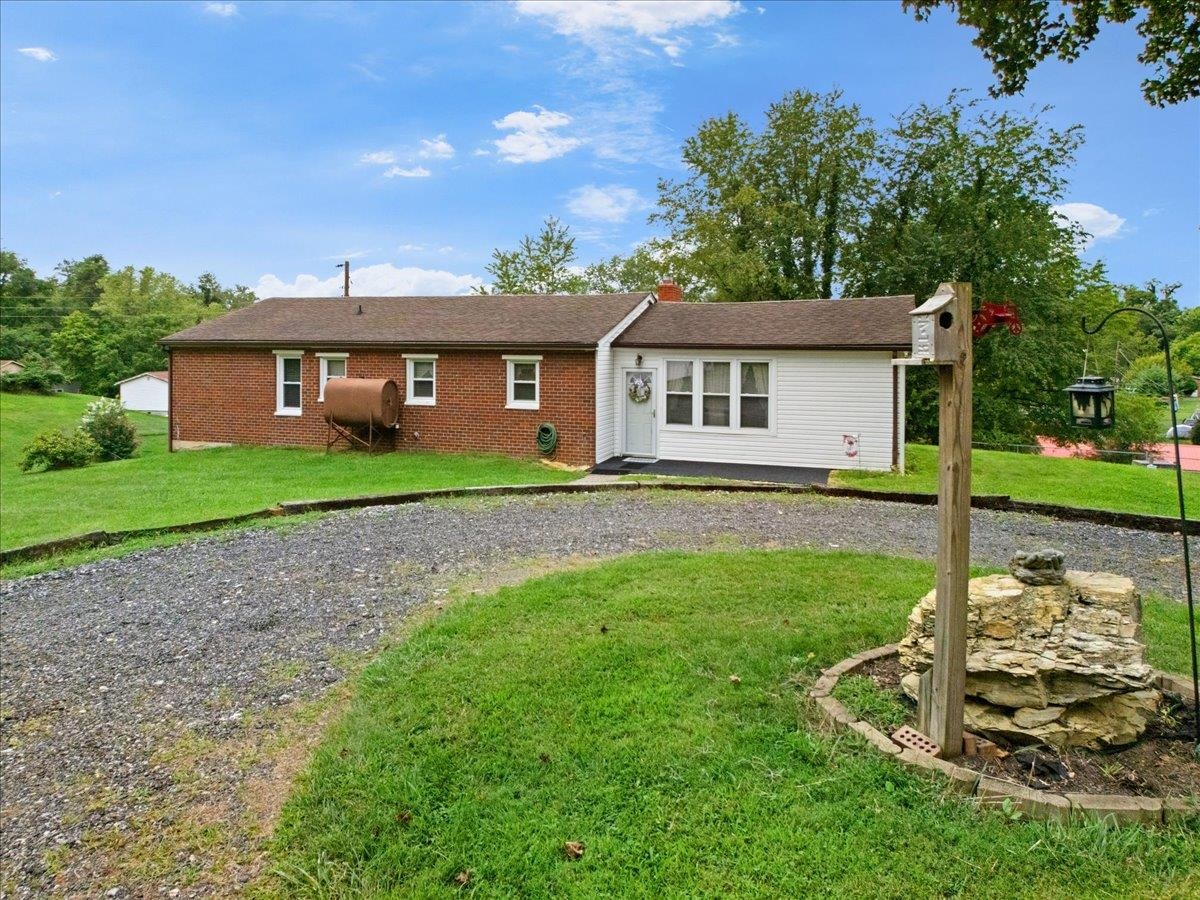 712 Orchard Road Pulaski VA 24301