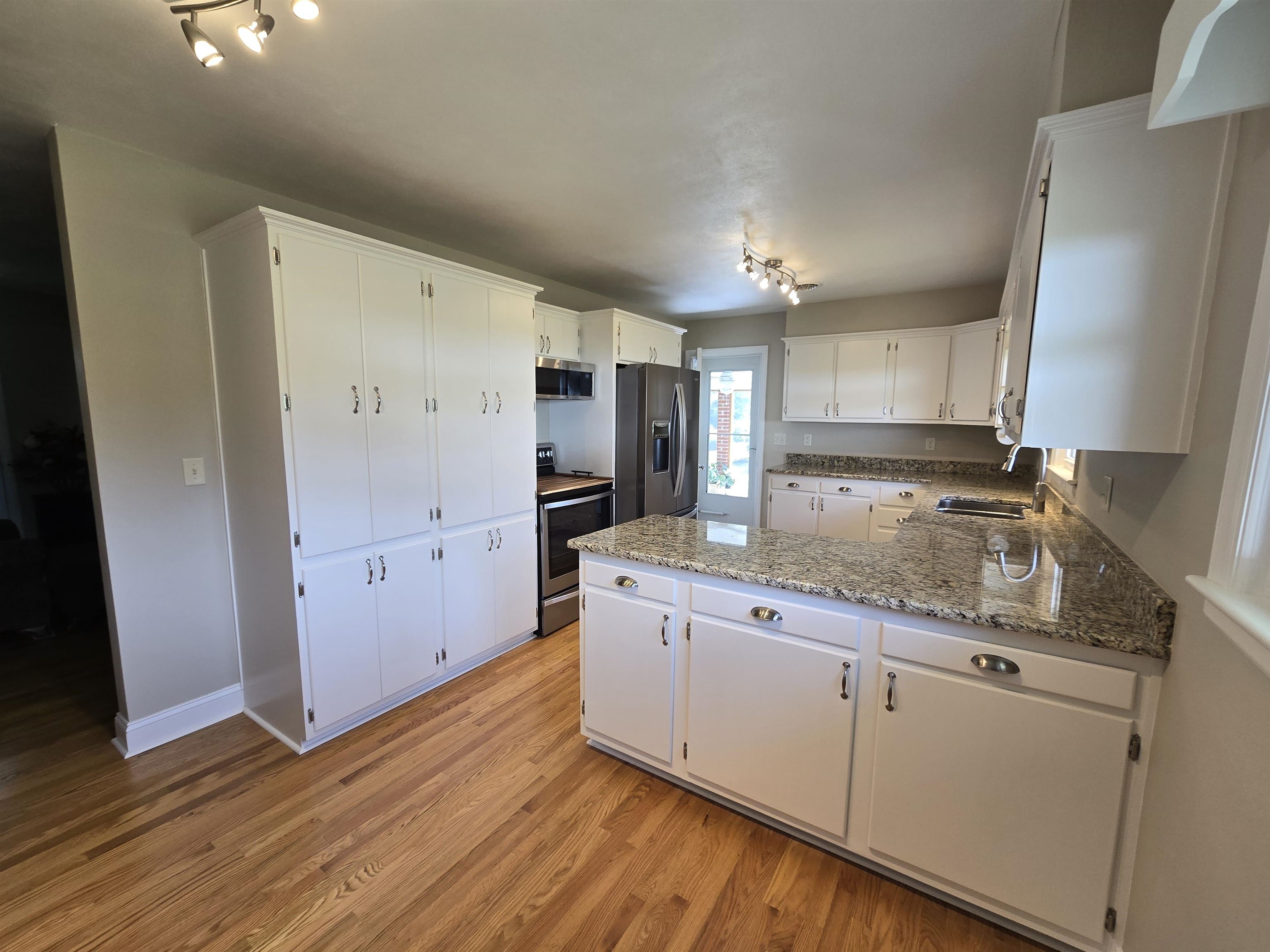 2038 Twin Oaks Avenue Pulaski VA 24301