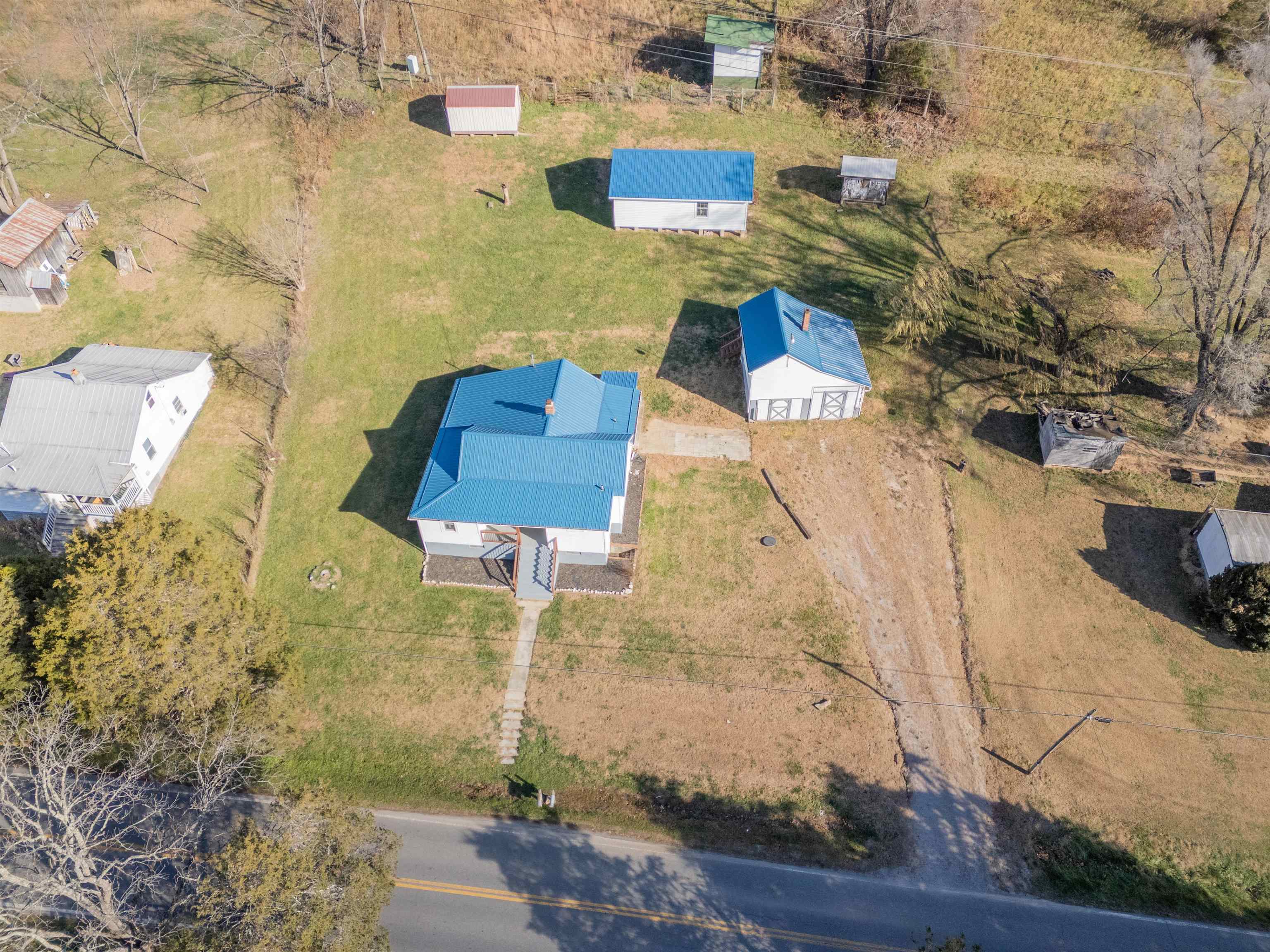 854 Den Hill Road Christiansburg VA 24073