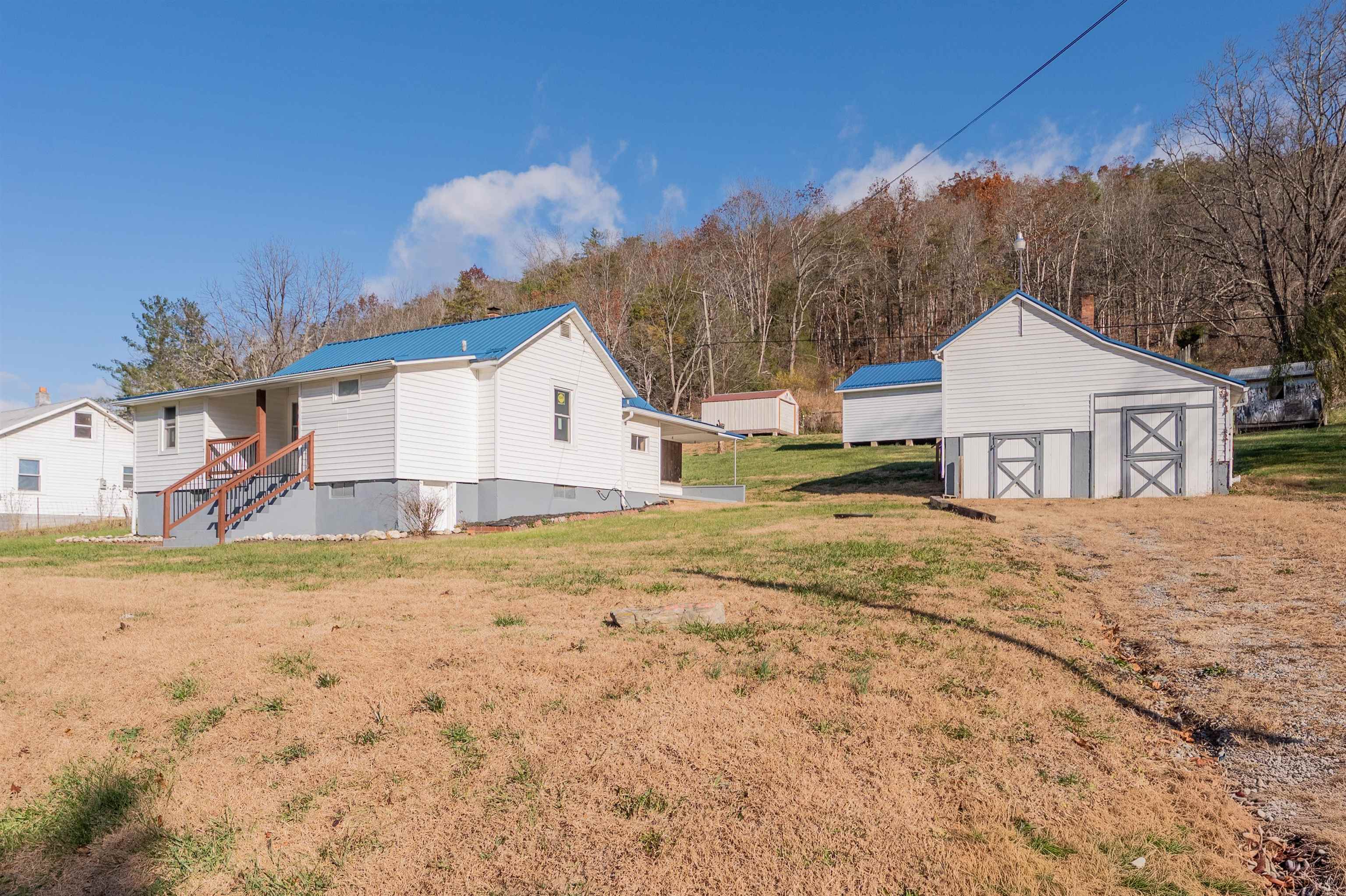 854 Den Hill Road Christiansburg VA 24073