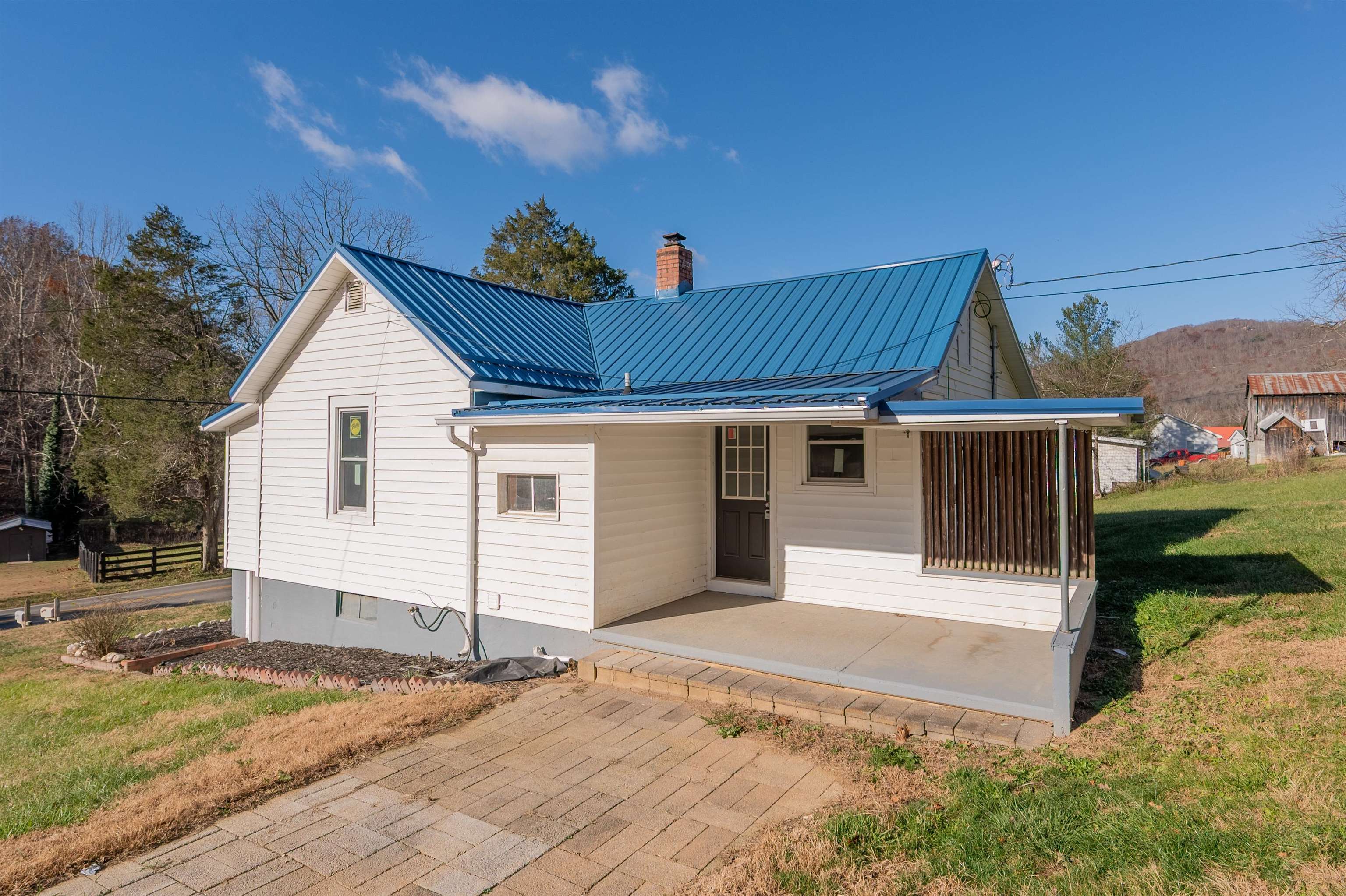 854 Den Hill Road Christiansburg VA 24073