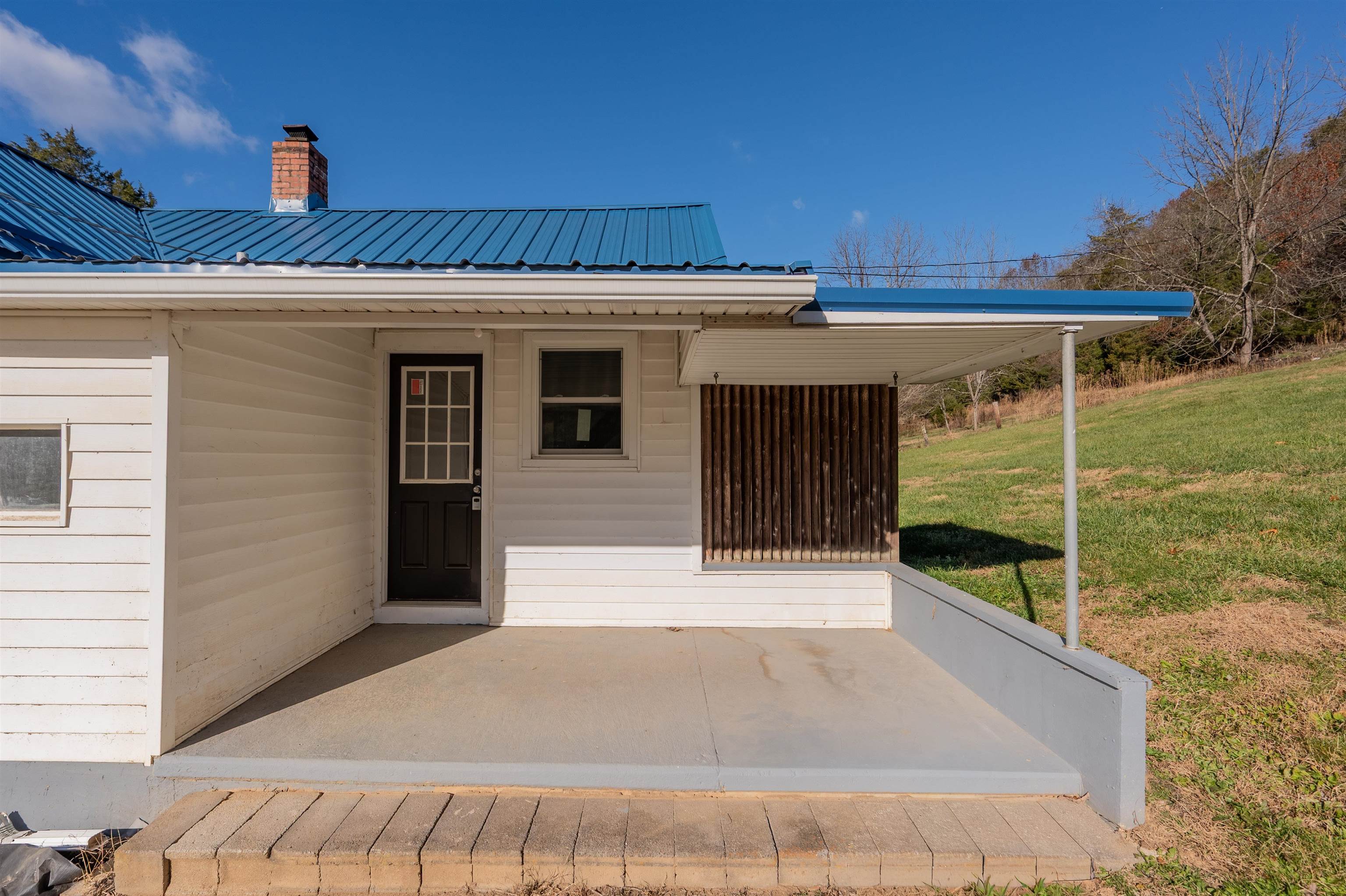 854 Den Hill Road Christiansburg VA 24073