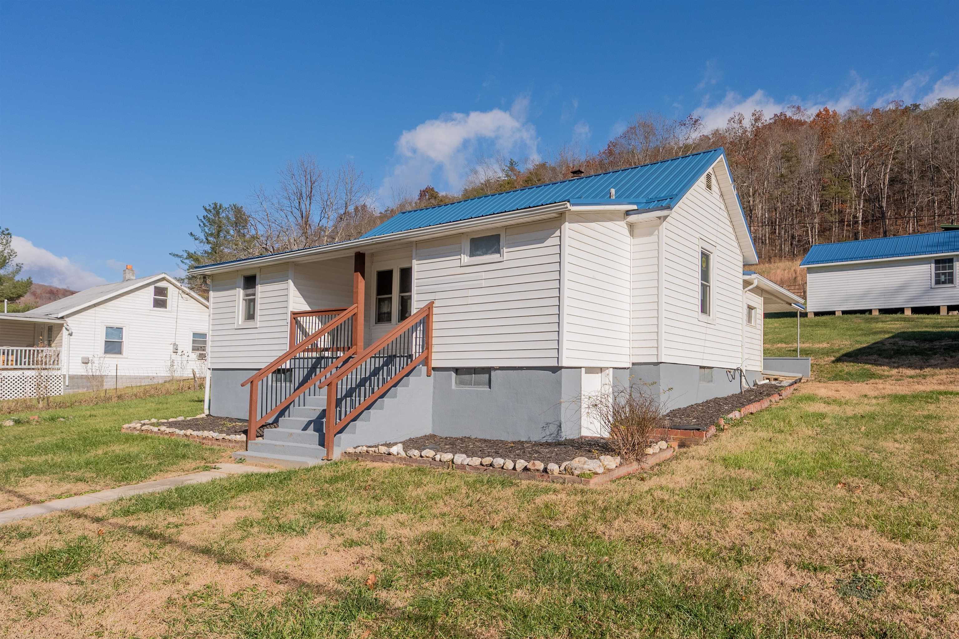 854 Den Hill Road Christiansburg VA 24073