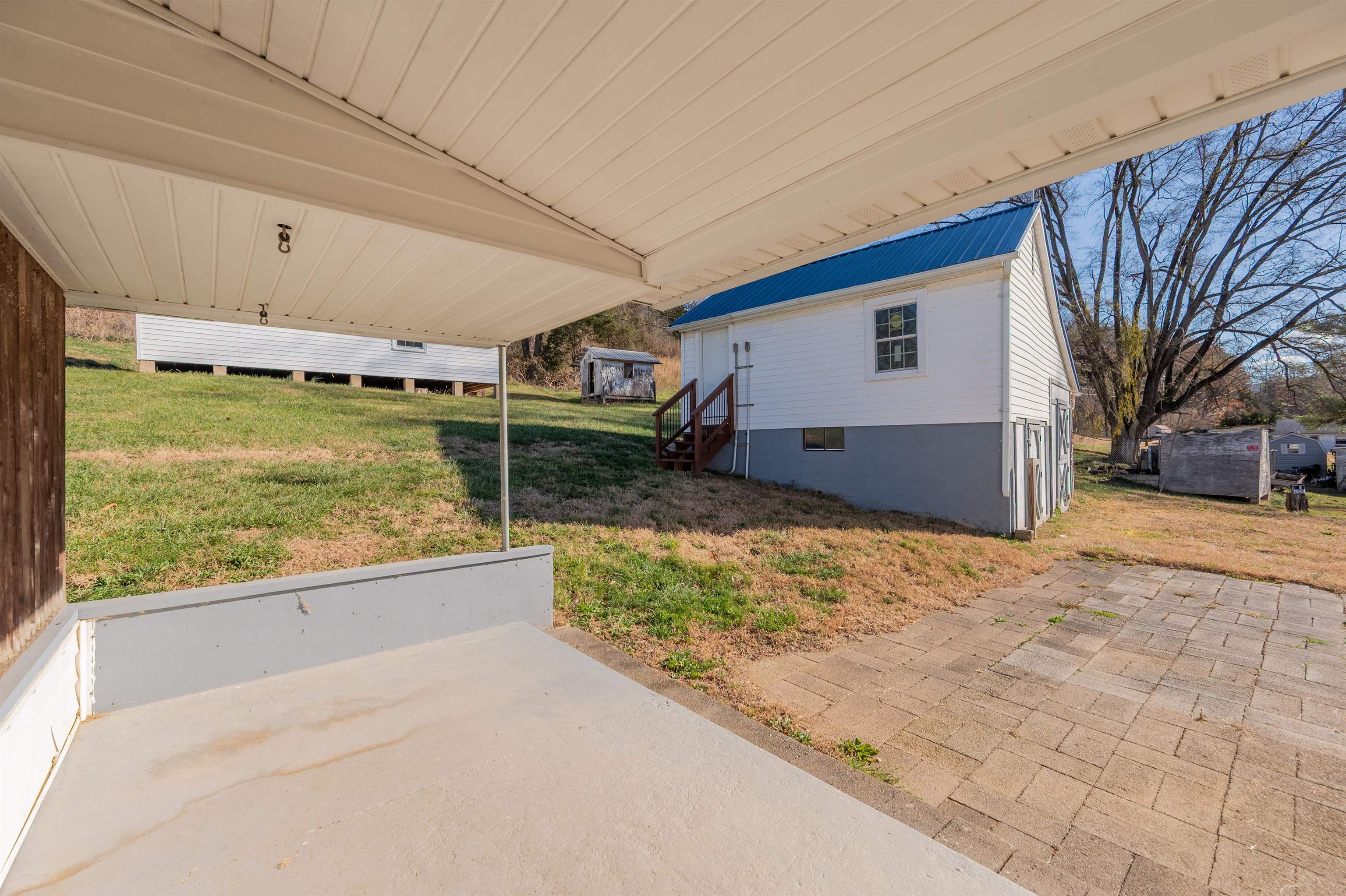 854 Den Hill Road Christiansburg VA 24073