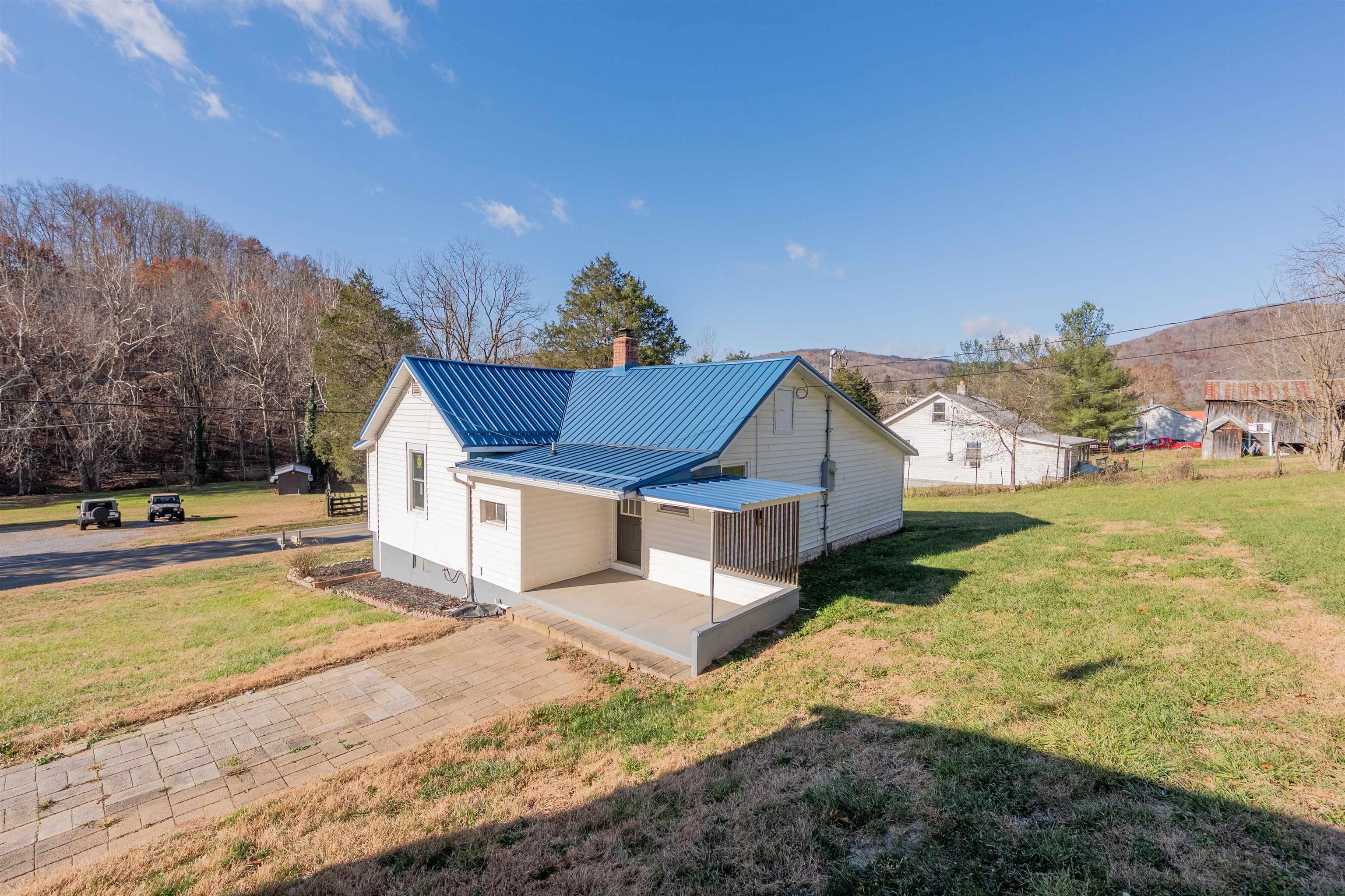 854 Den Hill Road Christiansburg VA 24073