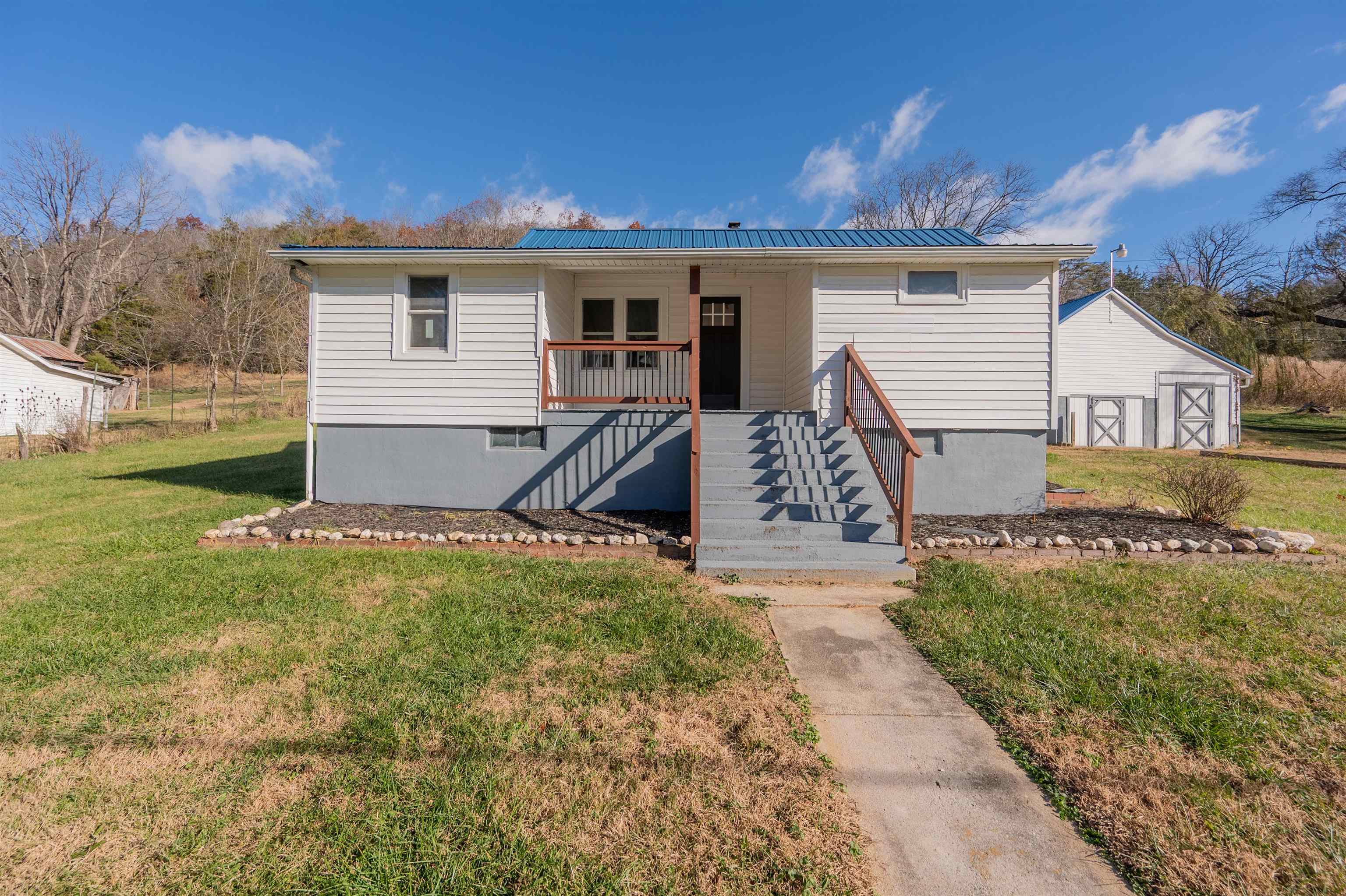 854 Den Hill Road Christiansburg VA 24073