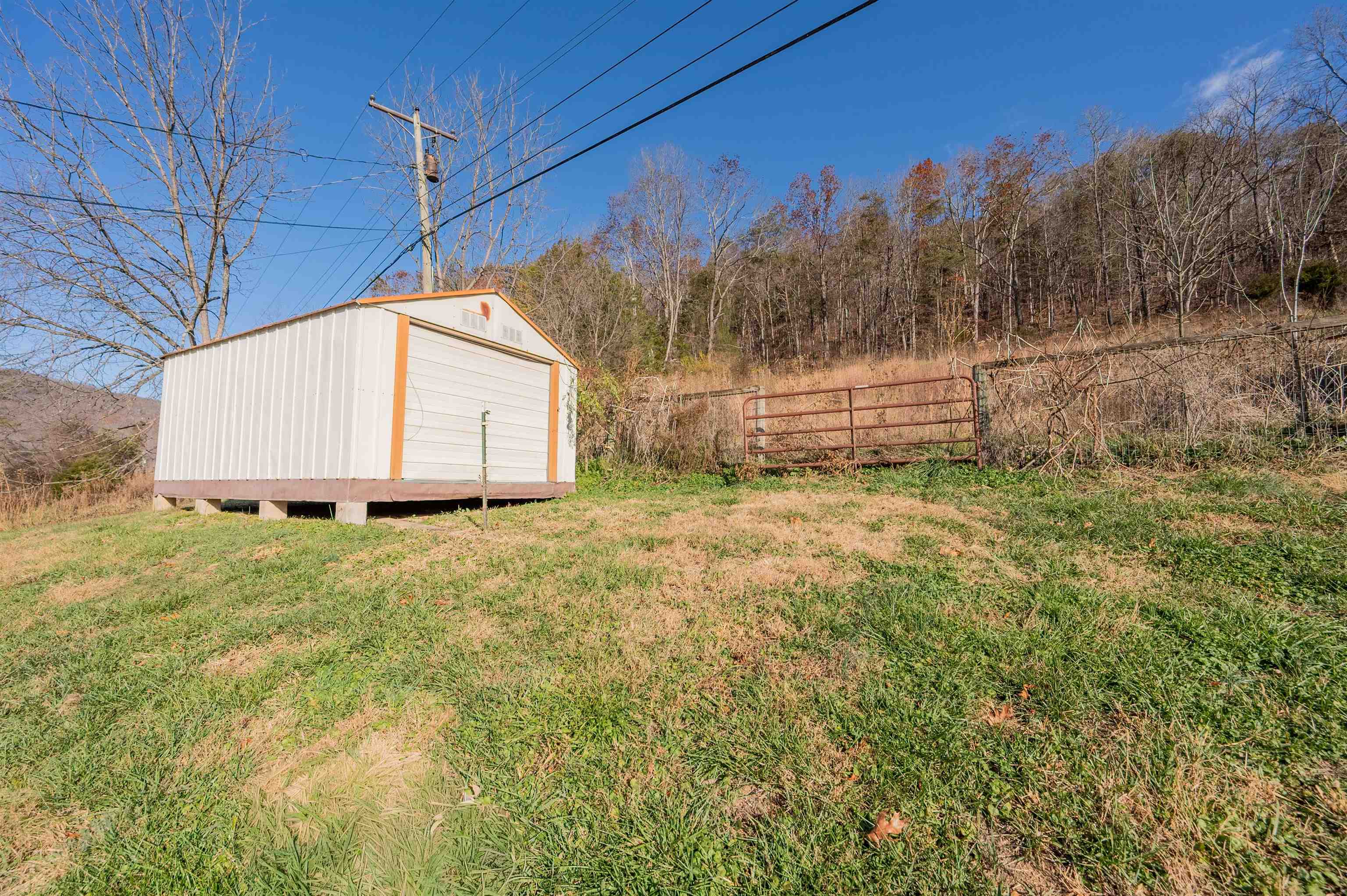 854 Den Hill Road Christiansburg VA 24073