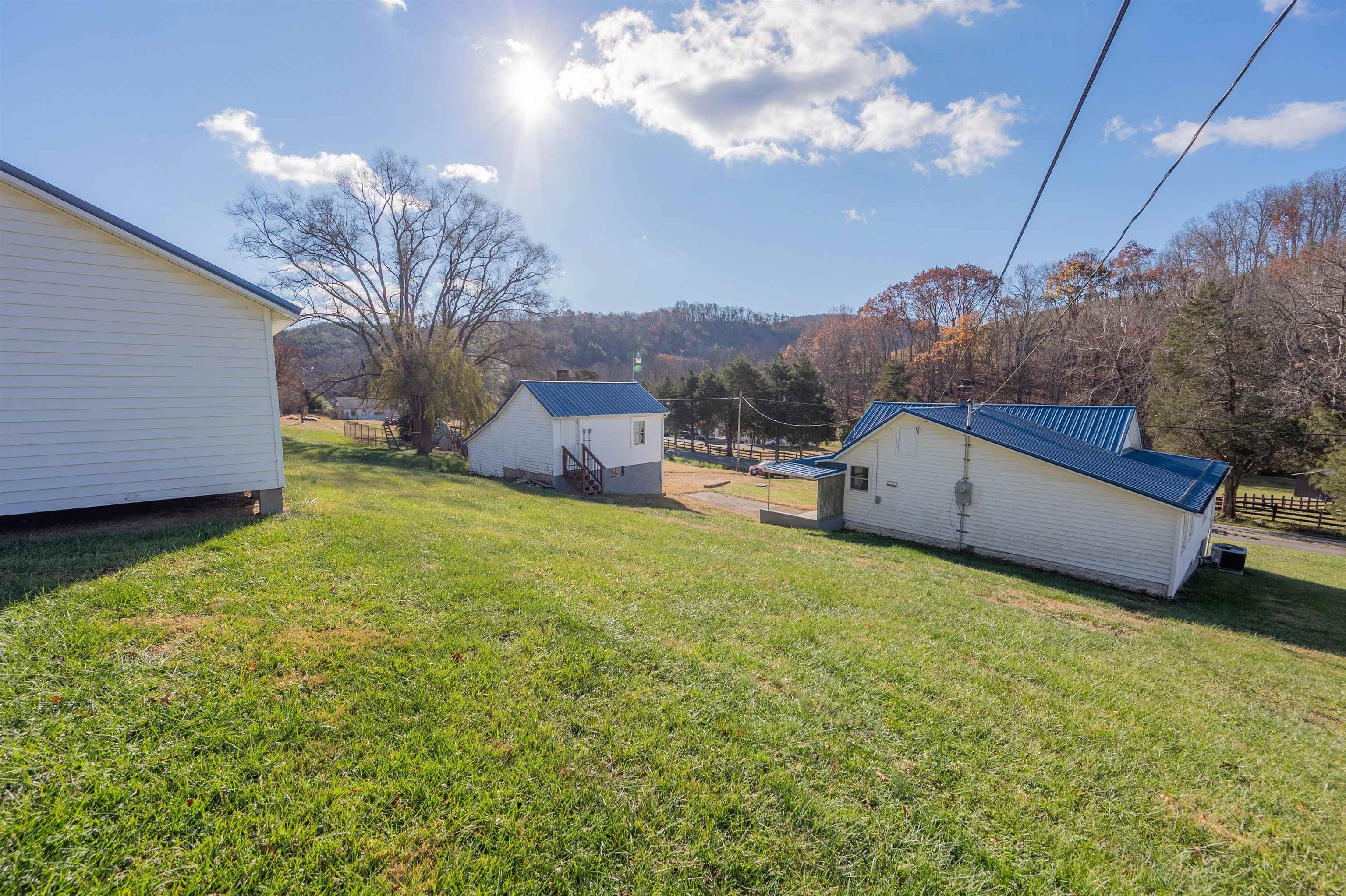 854 Den Hill Road Christiansburg VA 24073