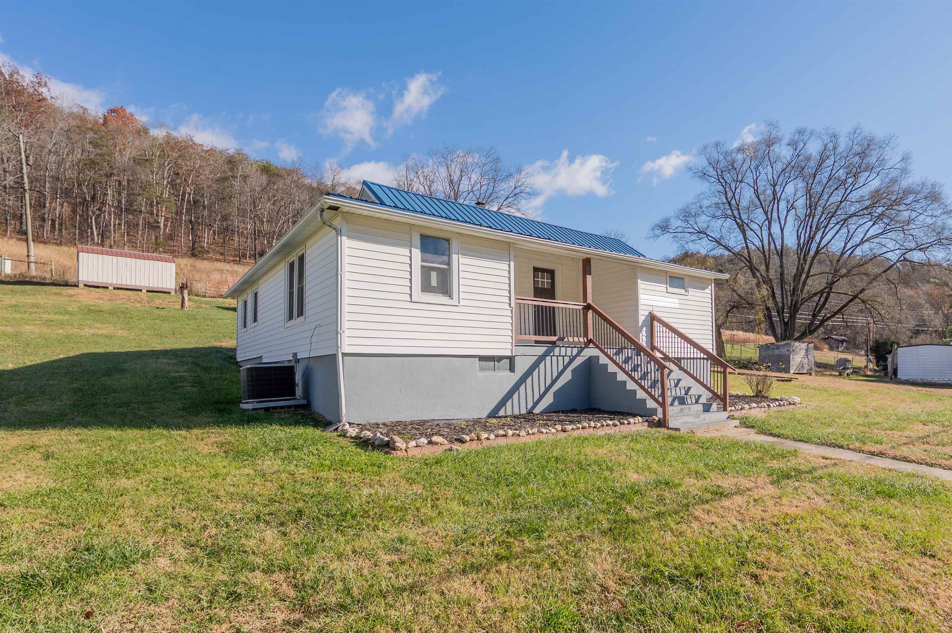 854 Den Hill Road Christiansburg VA 24073