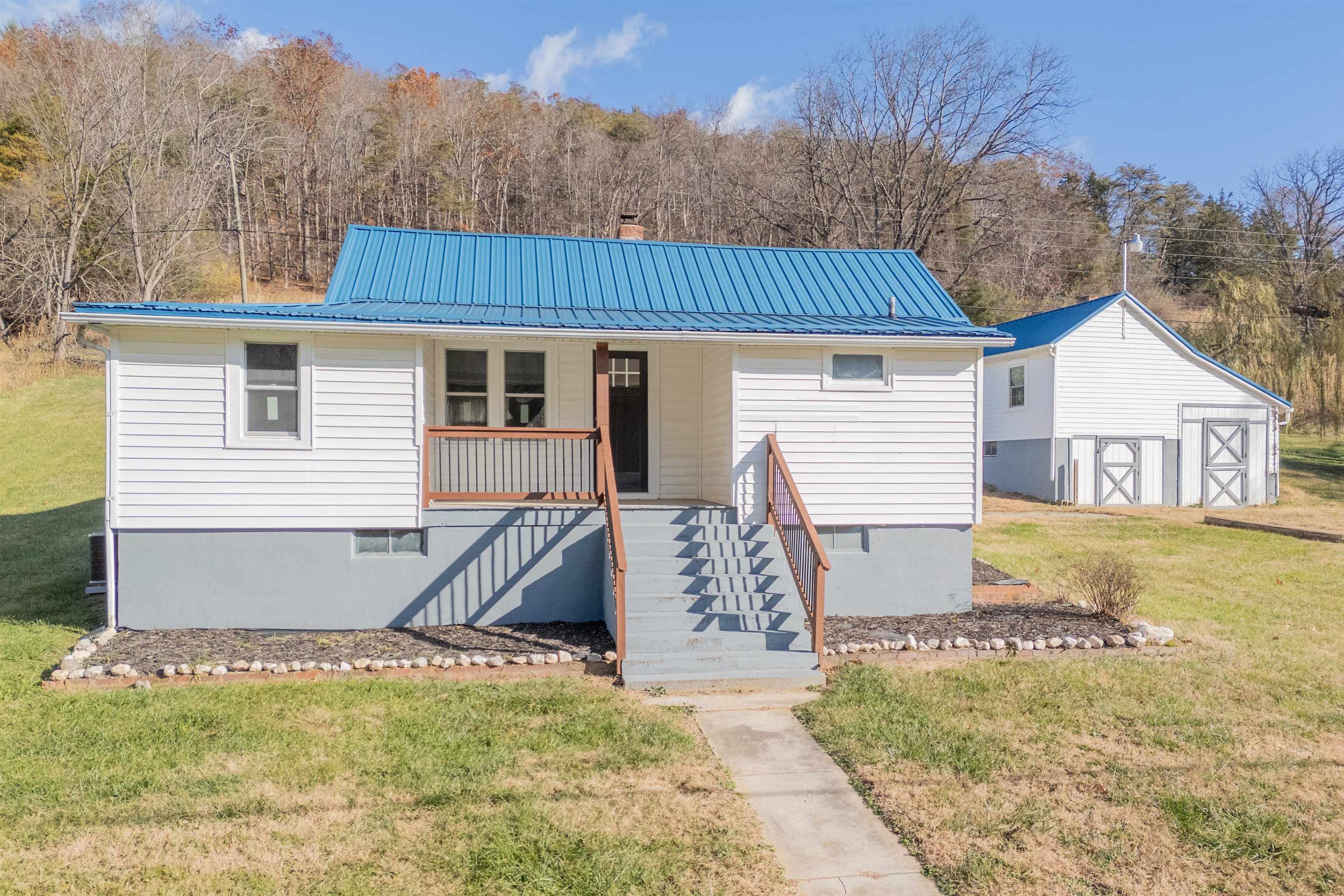 854 Den Hill Road Christiansburg VA 24073