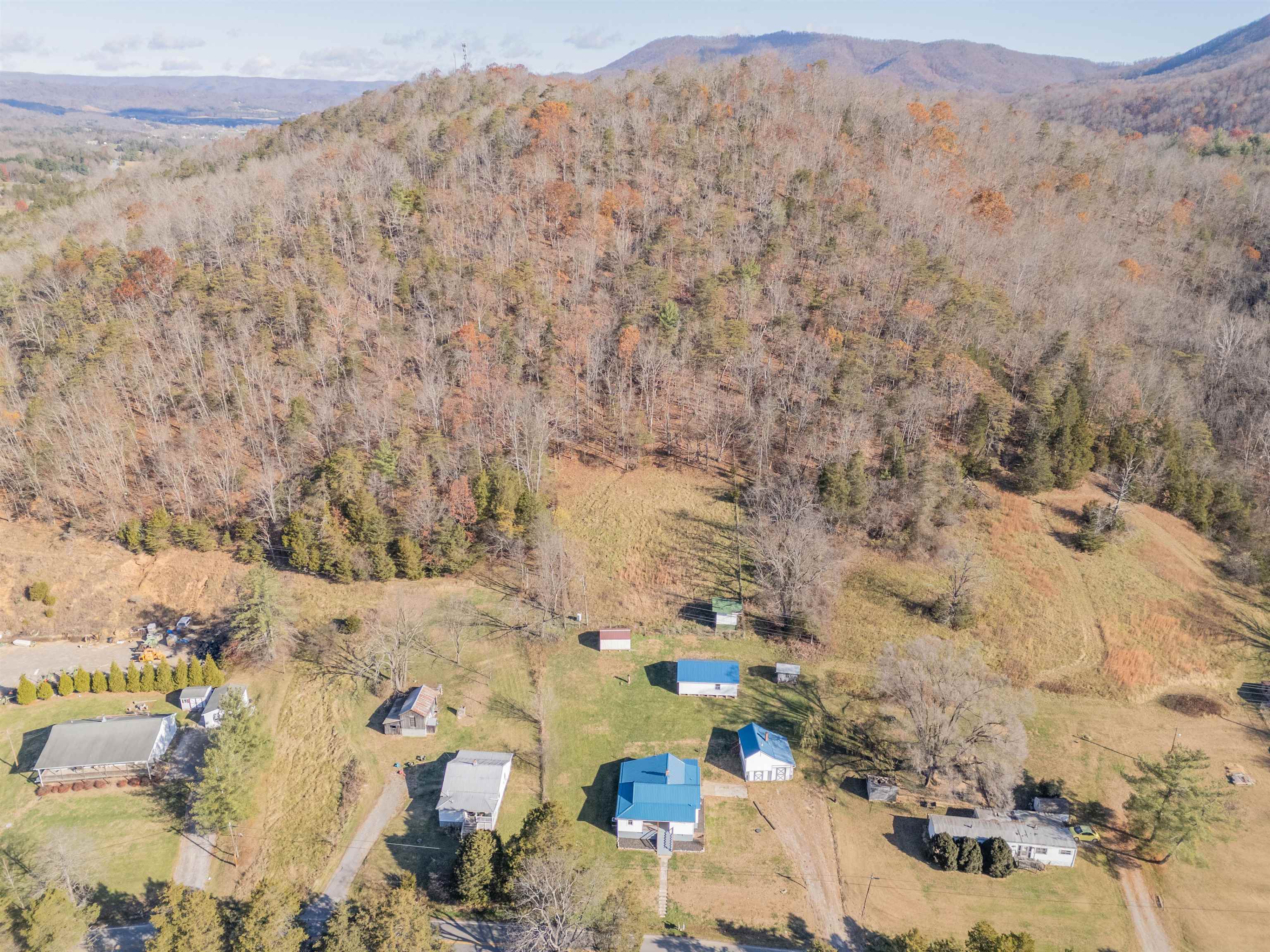 854 Den Hill Road Christiansburg VA 24073