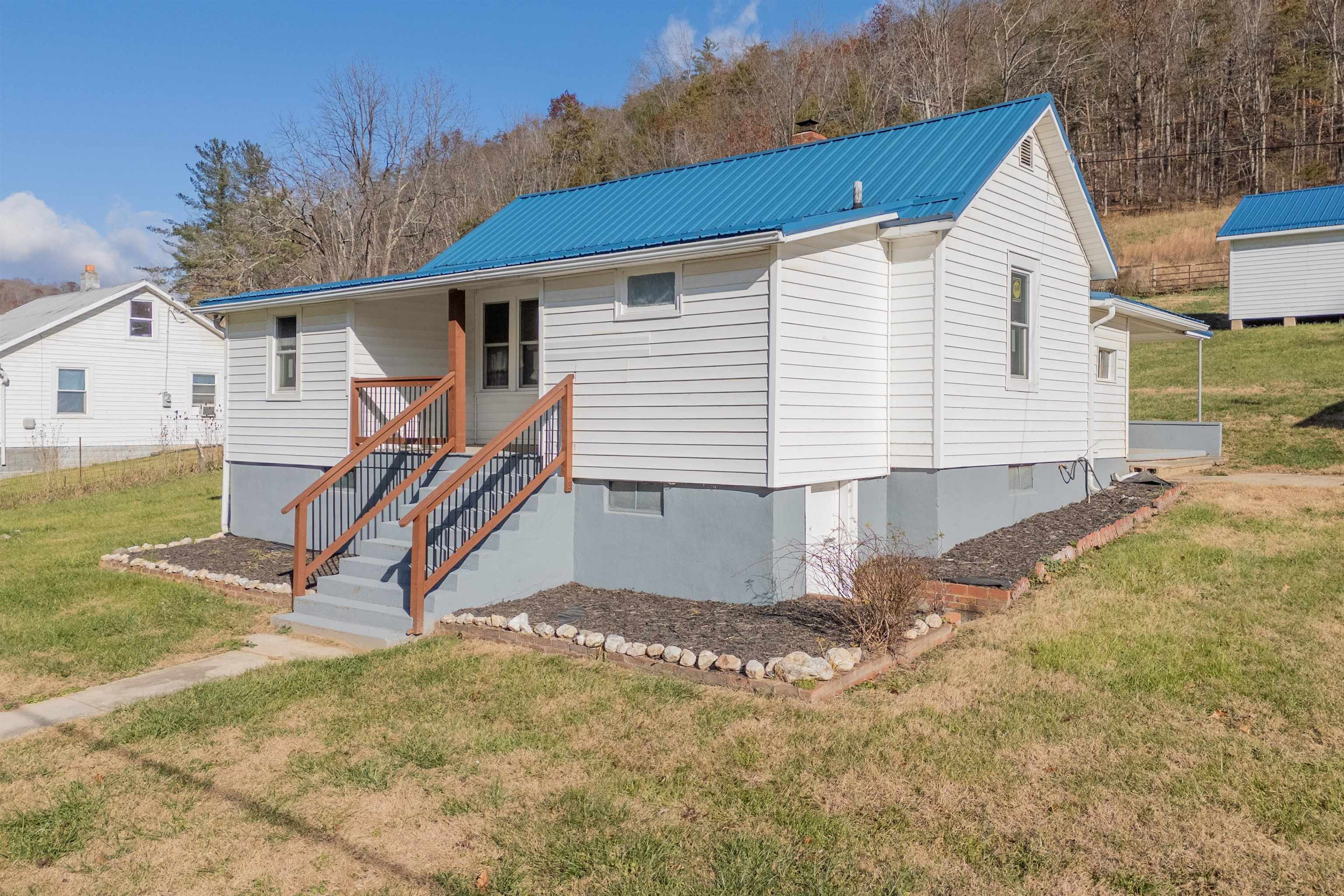 854 Den Hill Road Christiansburg VA 24073