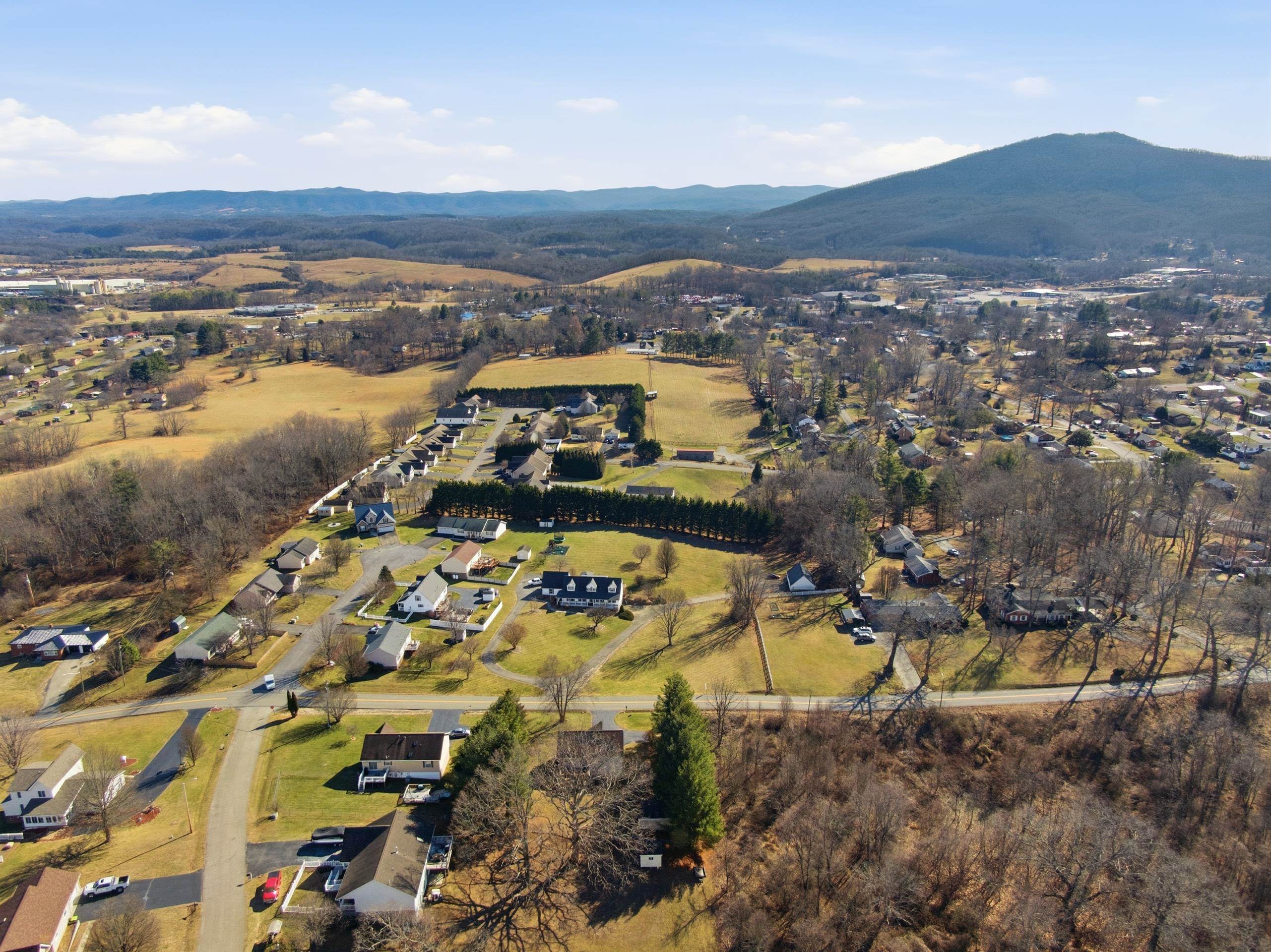 1967 Peppers Ferry Road Pulaski VA 24301