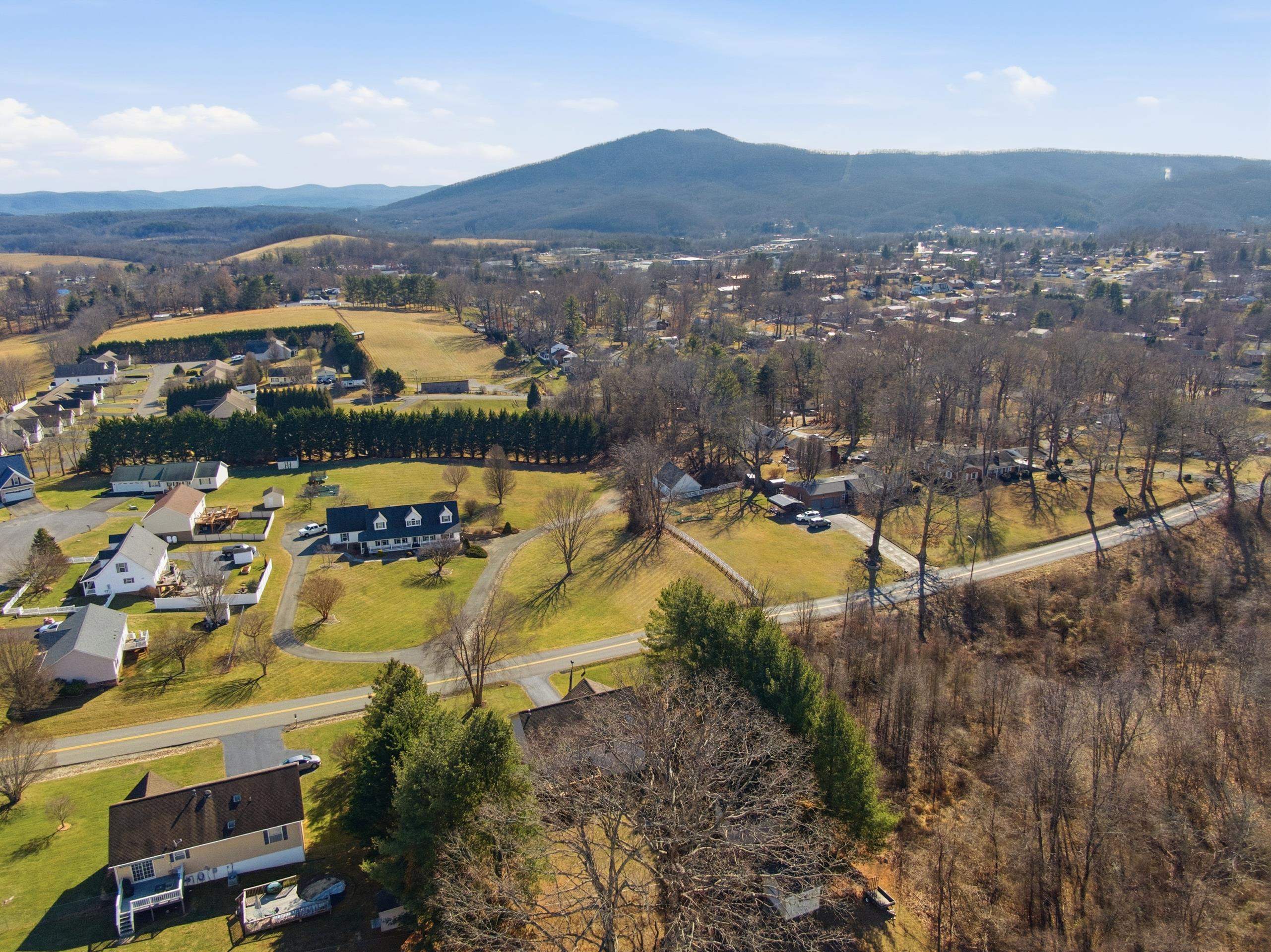 1967 Peppers Ferry Road Pulaski VA 24301