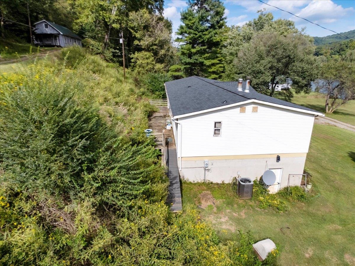 1721 Shulls Lane Draper VA 24324