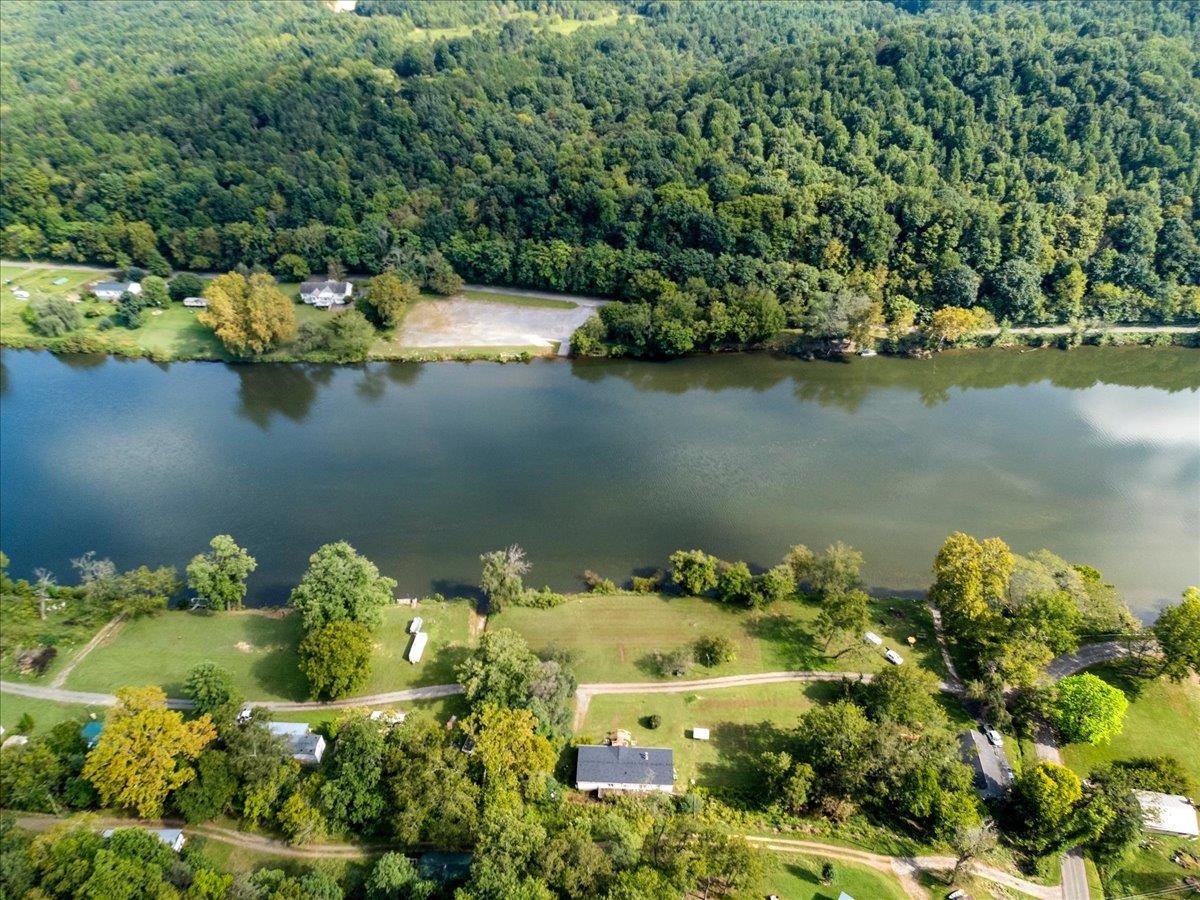 1721 Shulls Lane Draper VA 24324