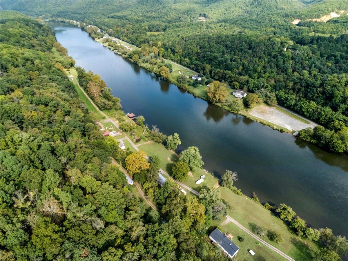 1721 Shulls Lane Draper VA 24324