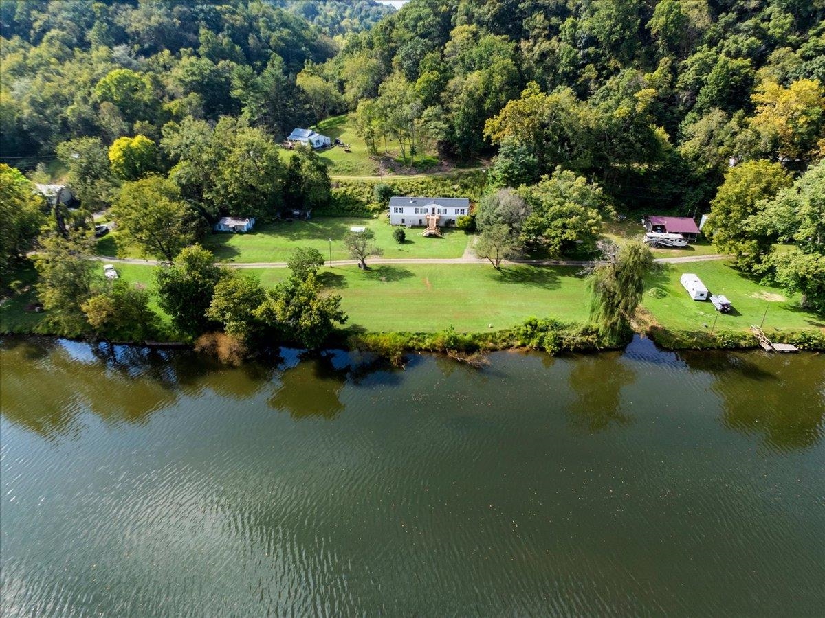 1721 Shulls Lane Draper VA 24324