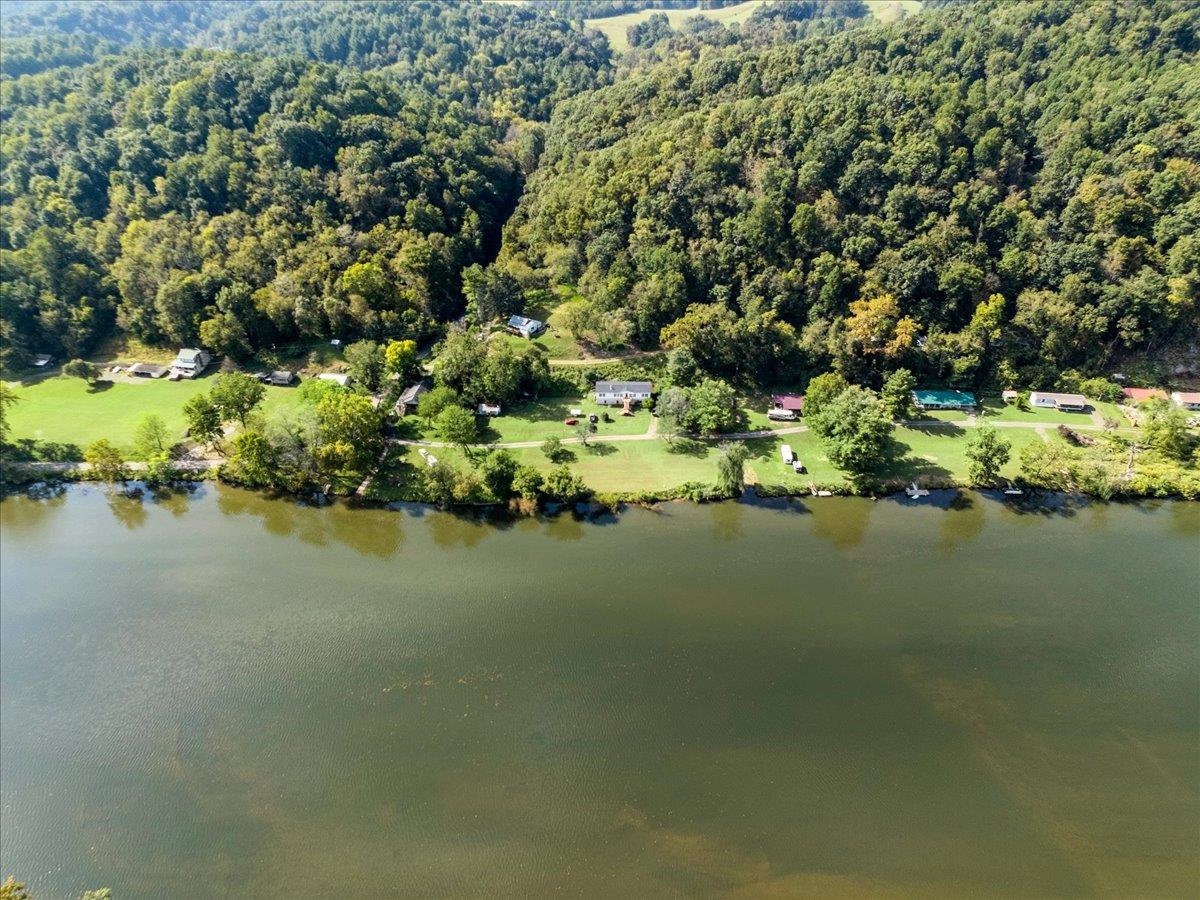 1721 Shulls Lane Draper VA 24324