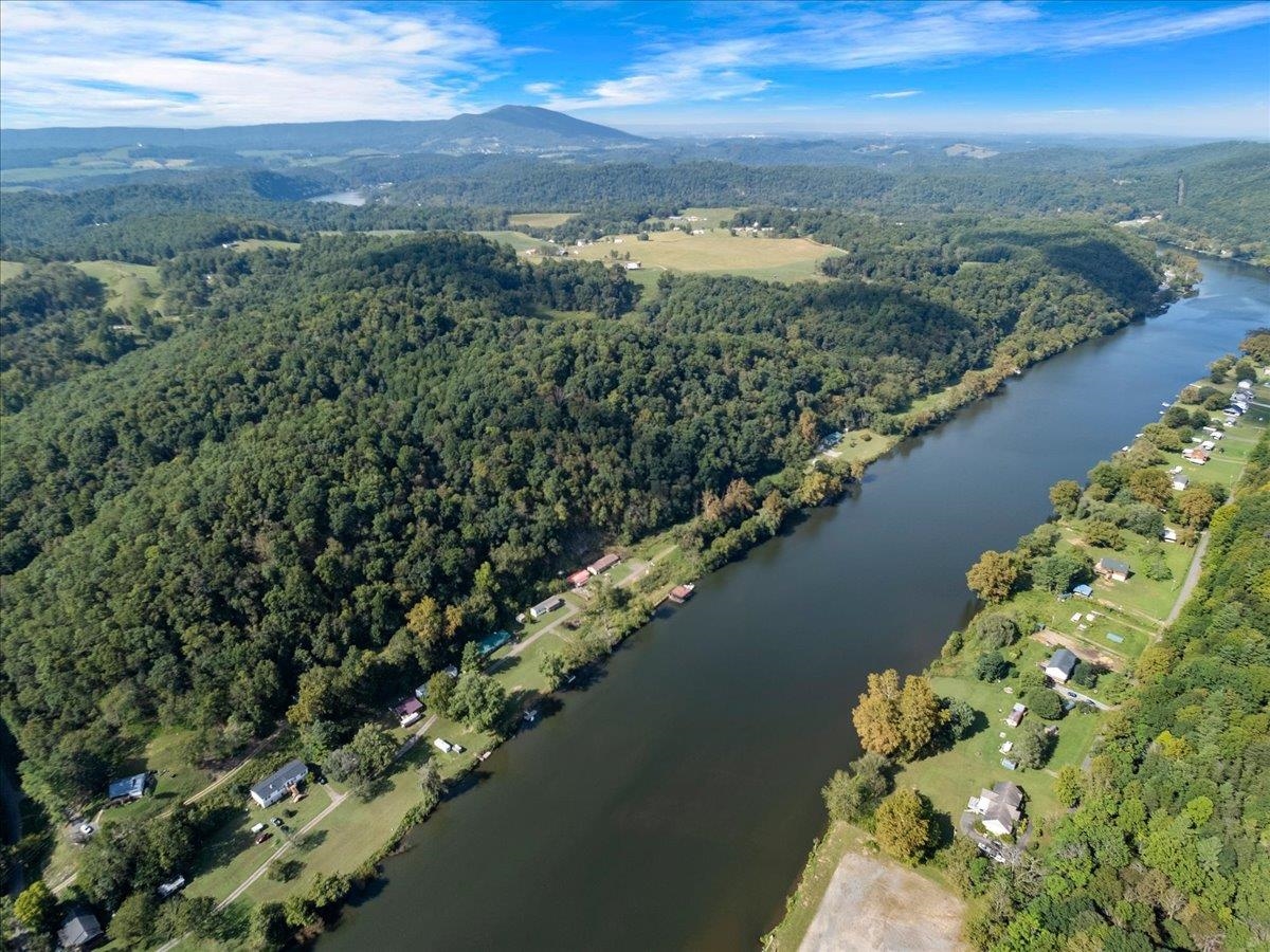 1721 Shulls Lane Draper VA 24324