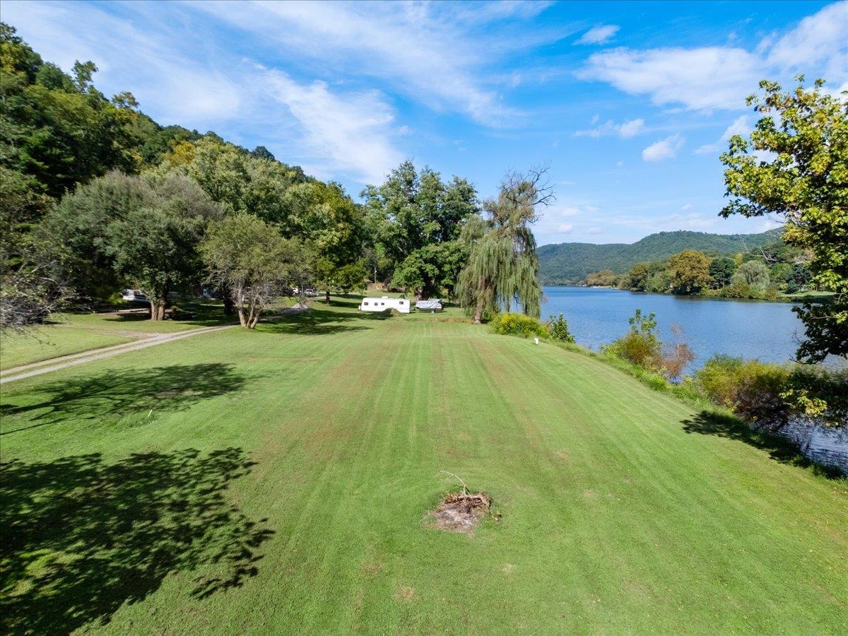 1721 Shulls Lane Draper VA 24324
