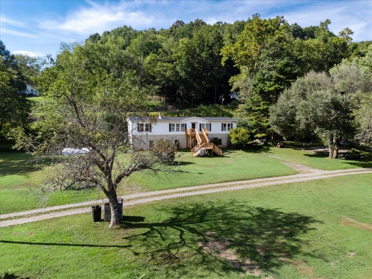 1721 Shulls Lane Draper VA 24324