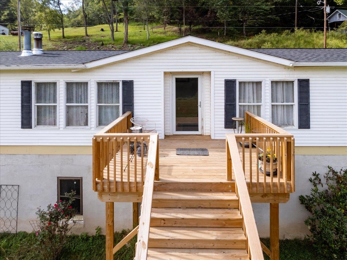 1721 Shulls Lane Draper VA 24324