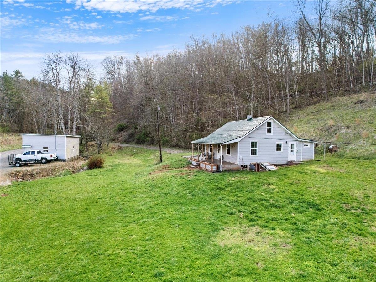 2638 Castleton Road Max Meadows VA 24360