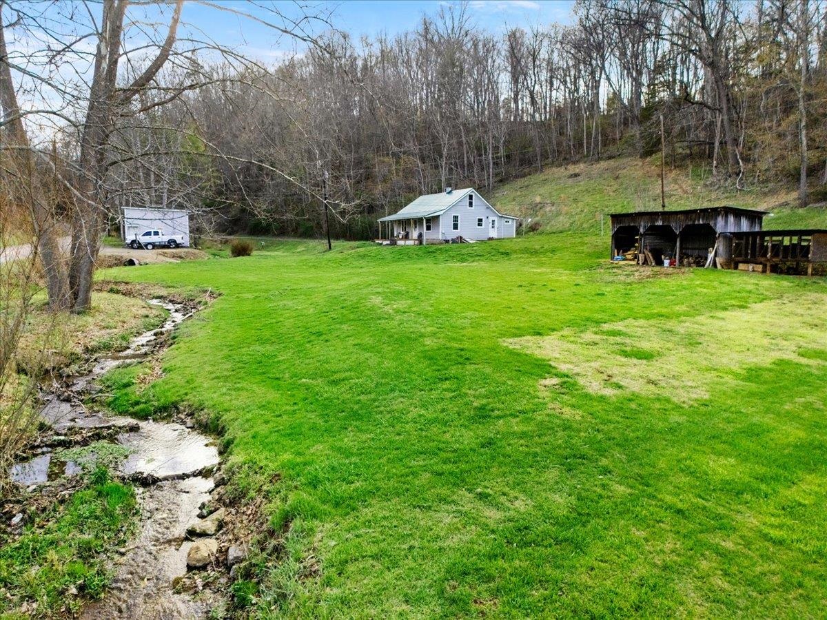 2638 Castleton Road Max Meadows VA 24360