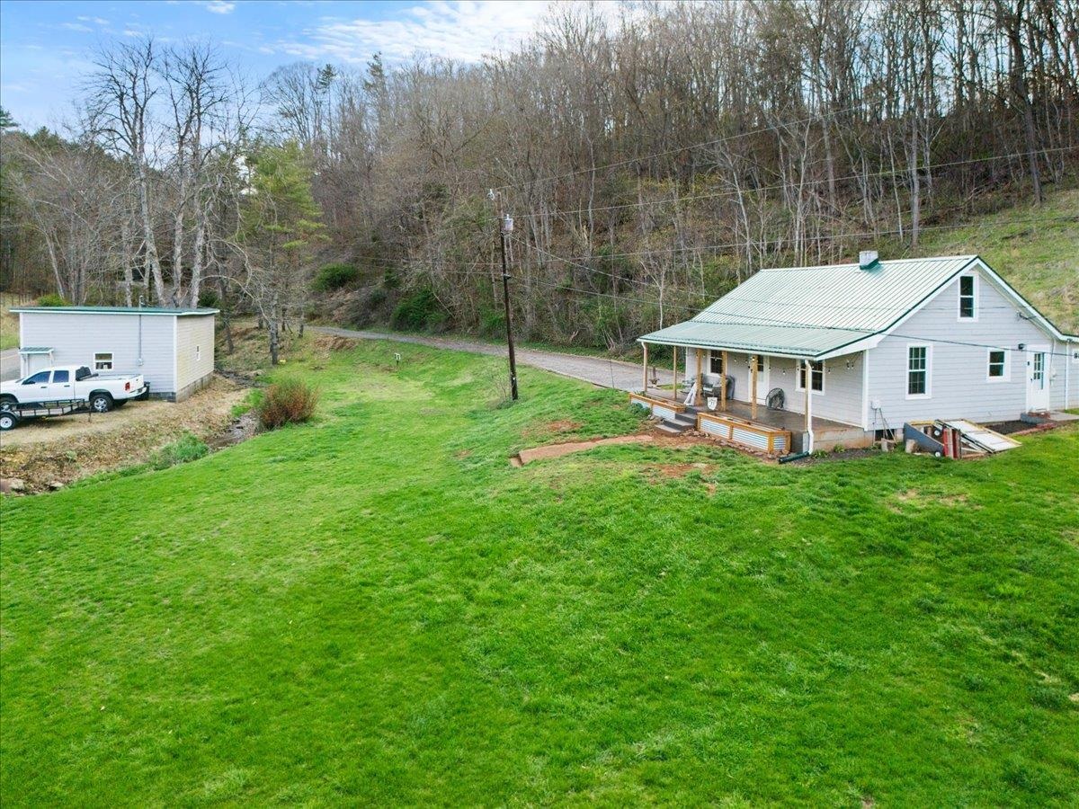 2638 Castleton Road Max Meadows VA 24360