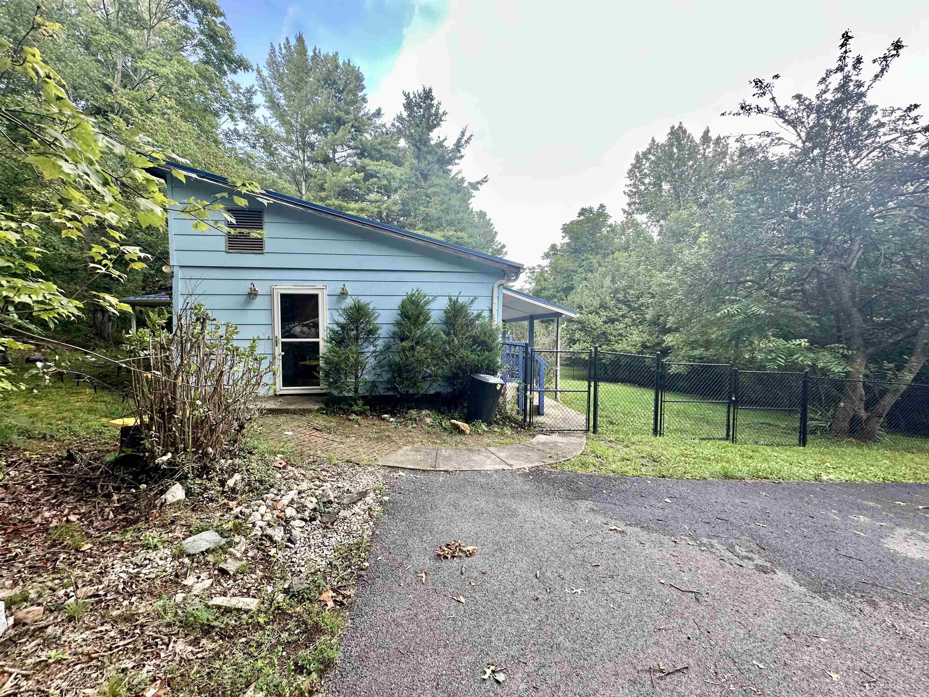 796 Piney Mountain Road Narrows VA 24124