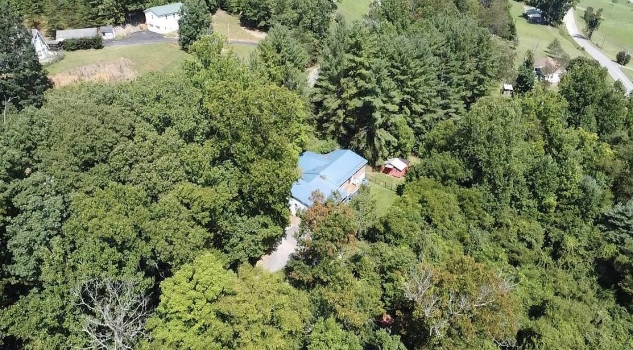 796 Piney Mountain Road Narrows VA 24124