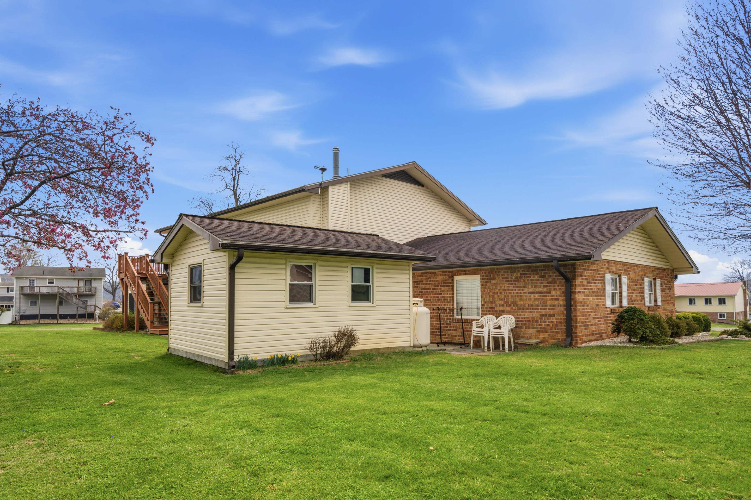 6796 Dunkard Road Dublin VA 24084