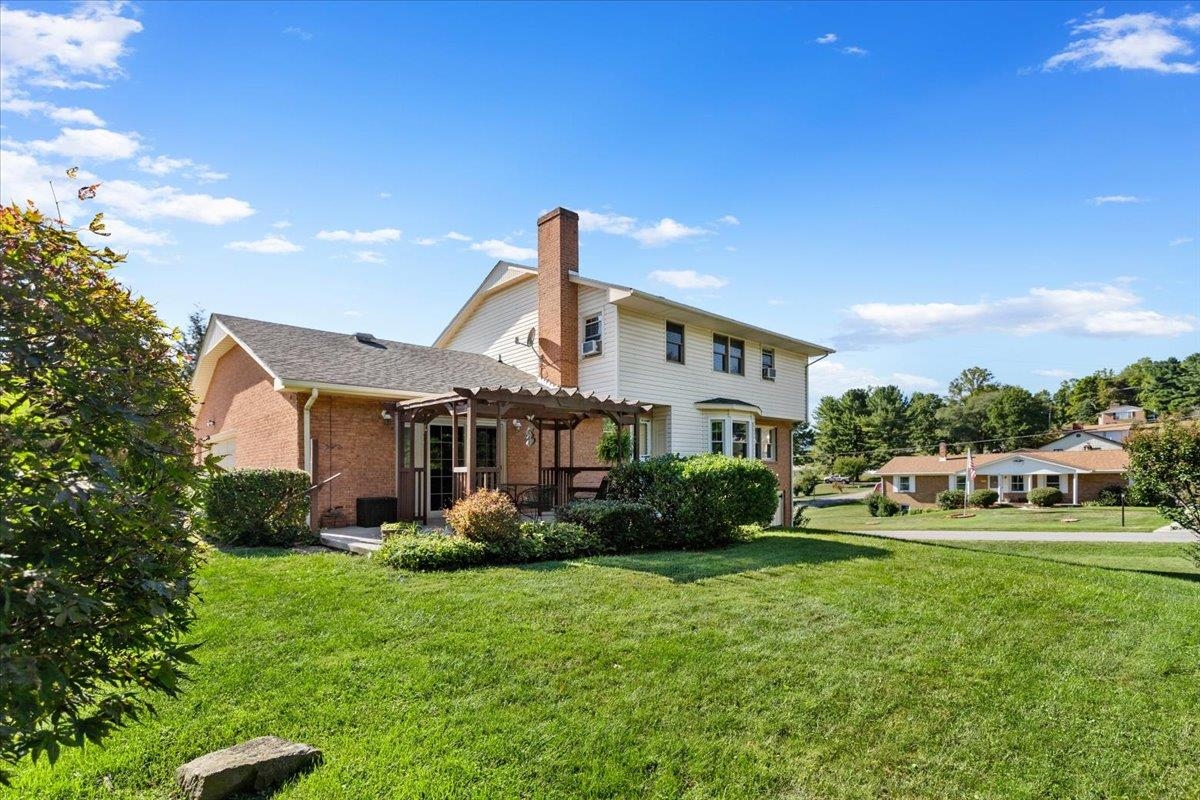 410 Lawndale Drive Pearisburg VA 24134