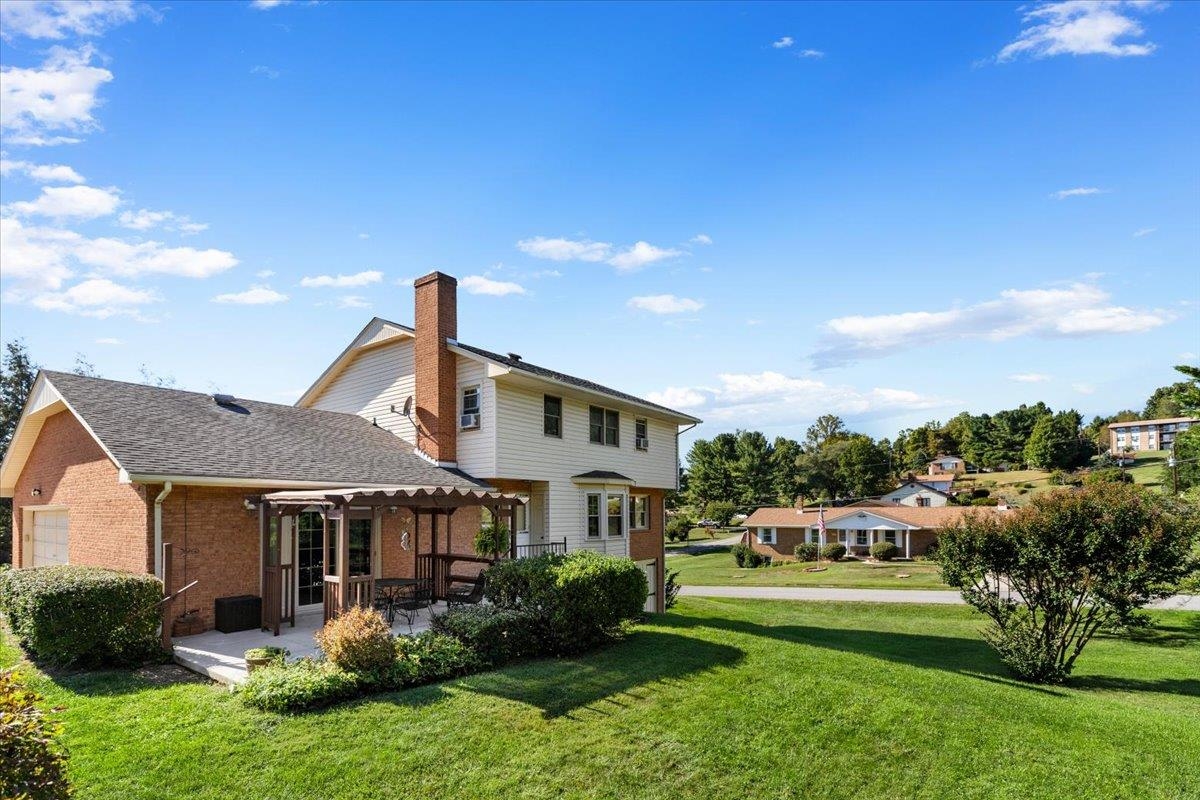 410 Lawndale Drive Pearisburg VA 24134